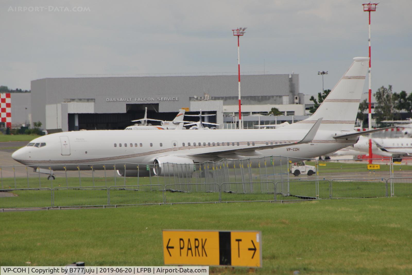 VP-COH, 2001 Boeing 737-8DR C/N 32777, at Le-Bourget