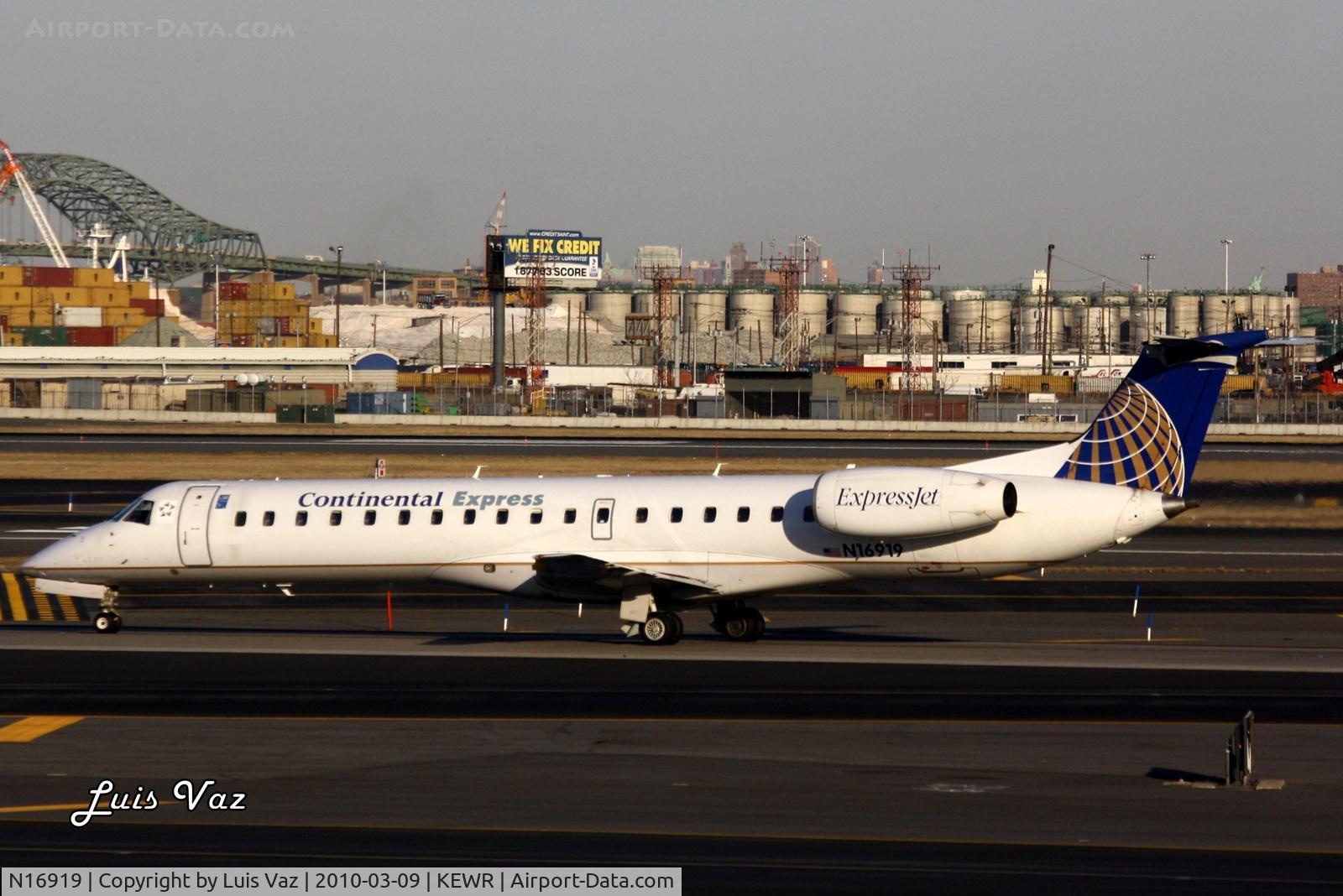 N16919, 2001 Embraer EMB-145LR C/N 145393, Continental Express