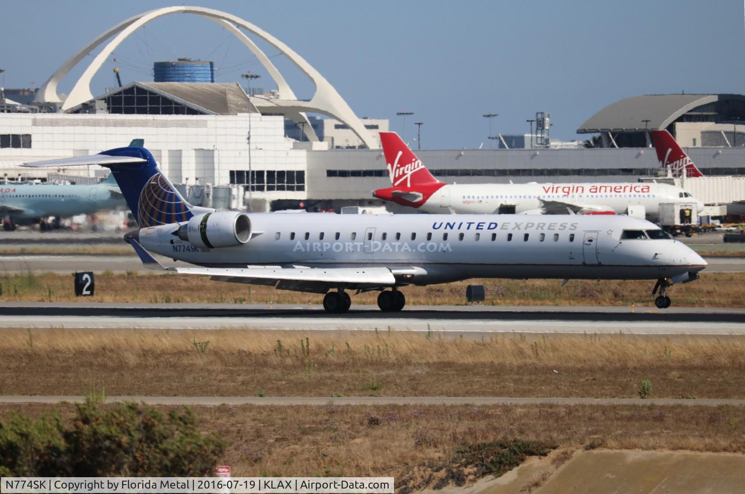 N774SK, 2006 Canadair CL-600-2C10 Regional Jet CRJ-700 C/N 10240, LAX spotting 2016