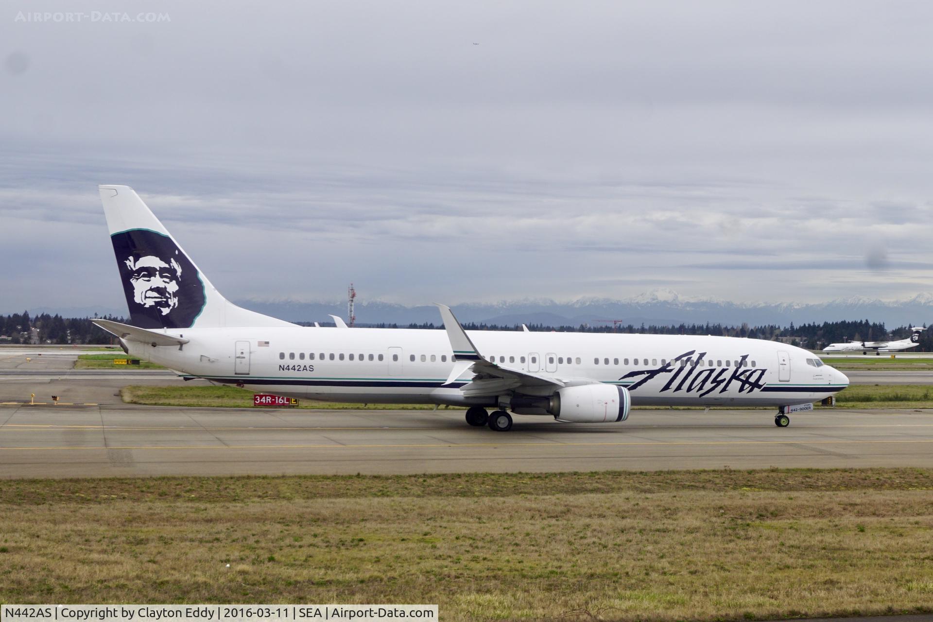 N442AS, 2013 Boeing 737-990/ER C/N 43293, SEA 2016.