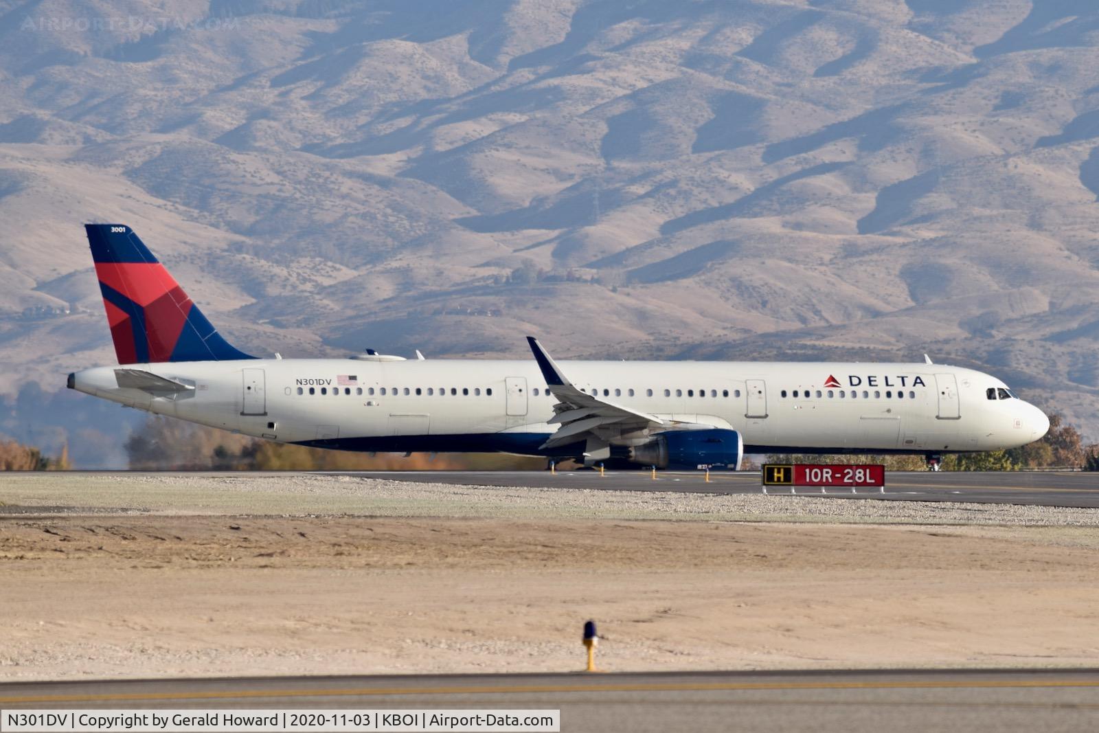 N301DV, 2016 Airbus A321-211 C/N 6923, Starting take off run on 10L.