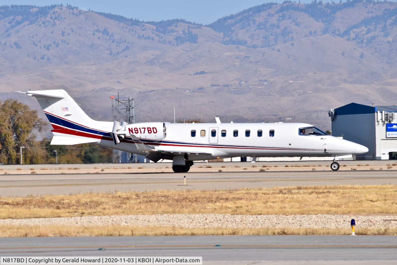 N817BD, 2005 Learjet 45 C/N 45-281, Landing 10L.