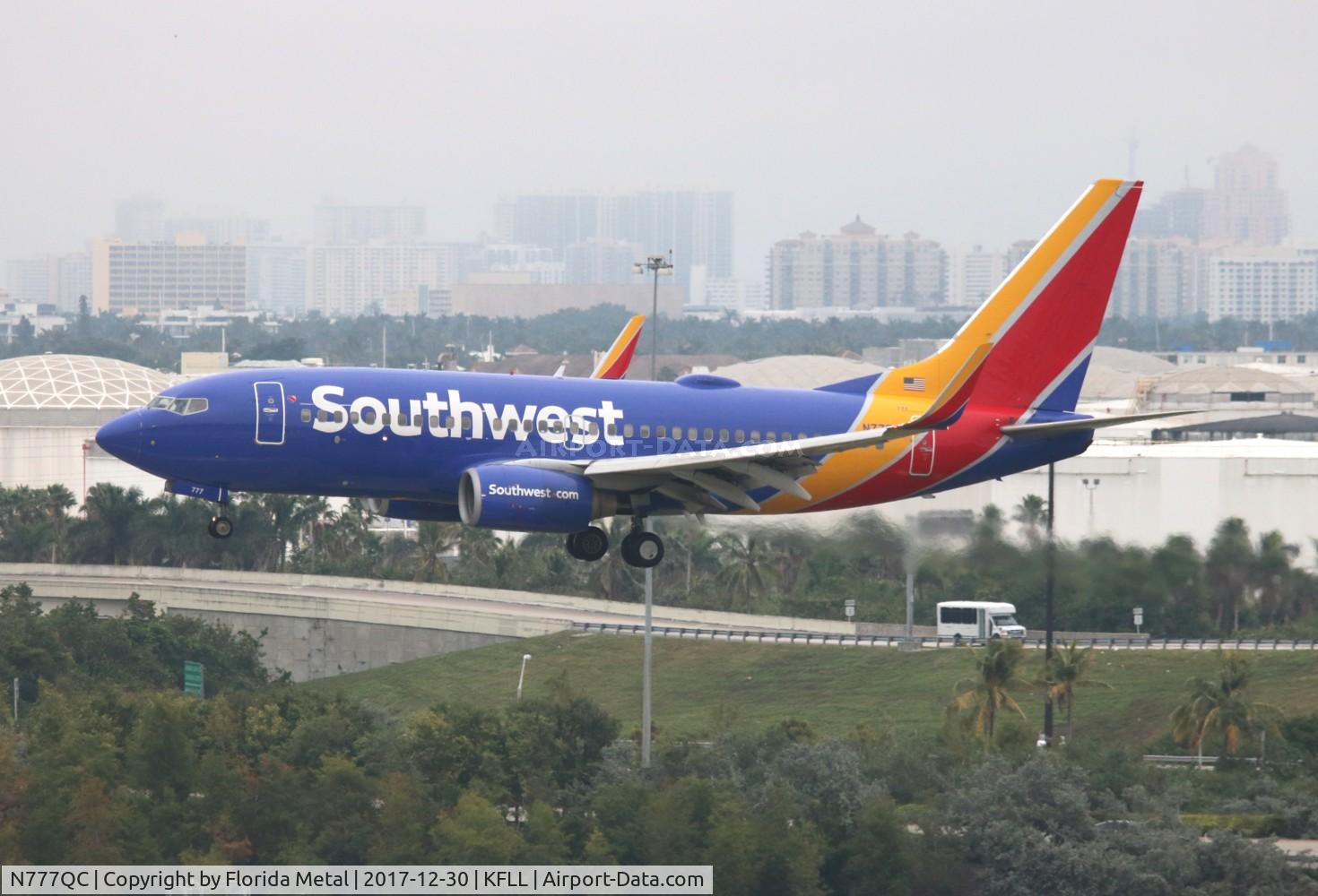 N777QC, 2000 Boeing 737-7H4 C/N 30592, FLL spotting 2017