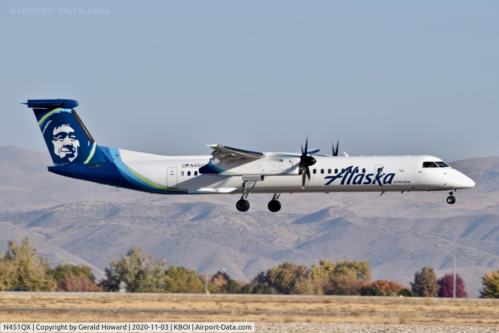 N451QX, 2013 Bombardier DHC-8-402 Dash 8 C/N 4457, Landing 10R.