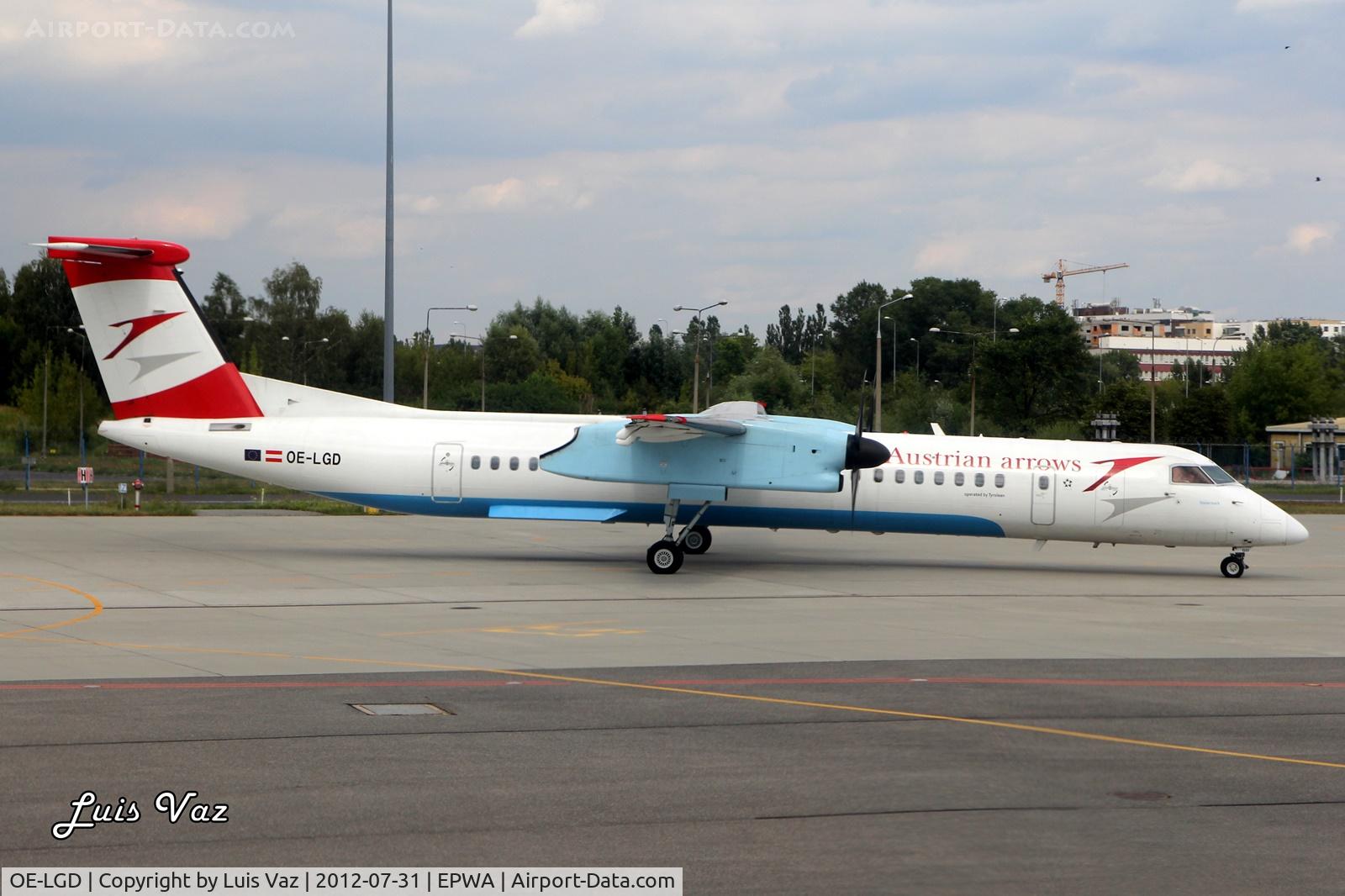 OE-LGD, 2000 De Havilland Canada DHC-8-402Q Dash 8 C/N 4027, Austrian Arrows