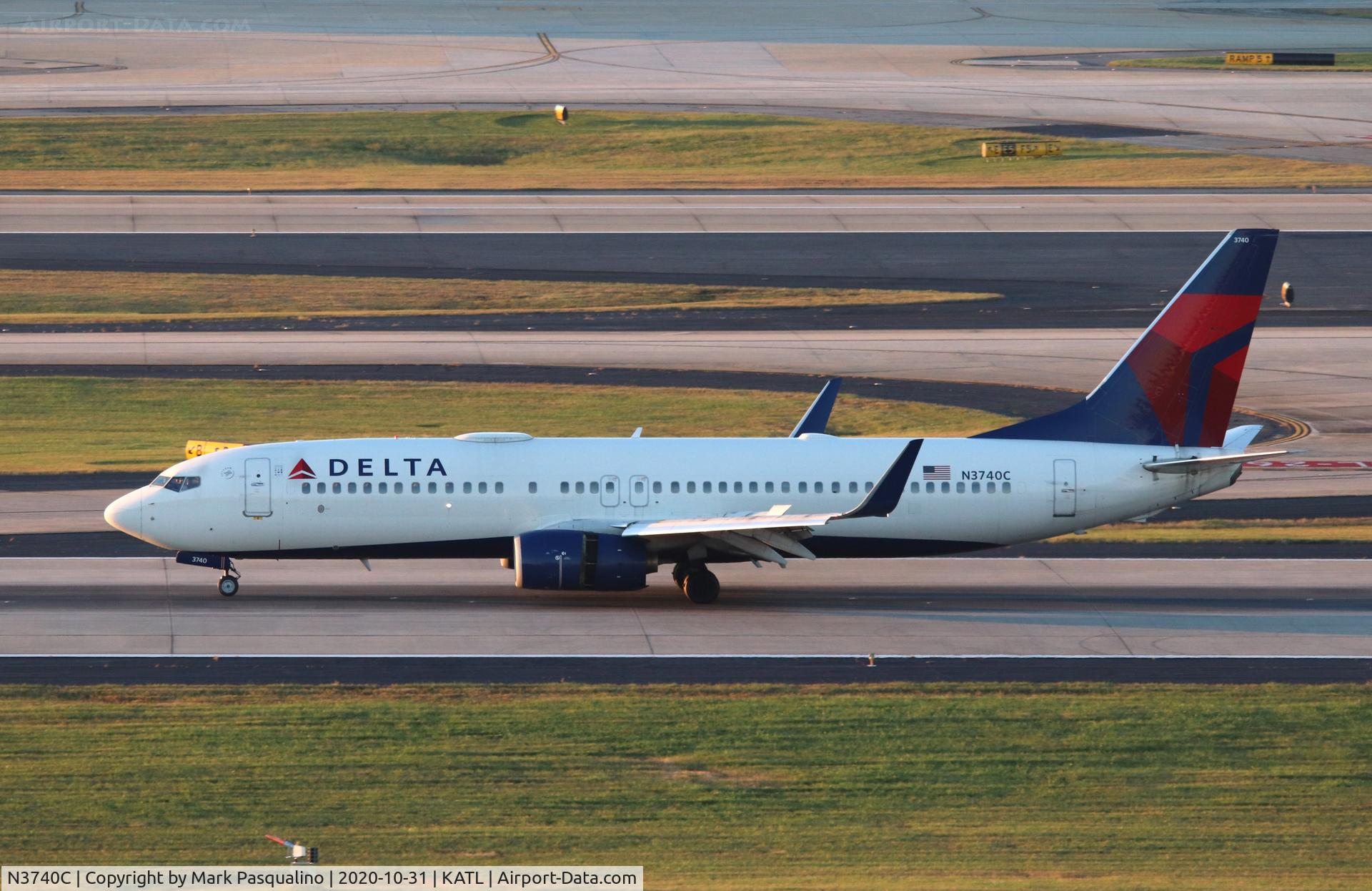 N3740C, 2000 Boeing 737-832 C/N 30800, Boeing 737-832
