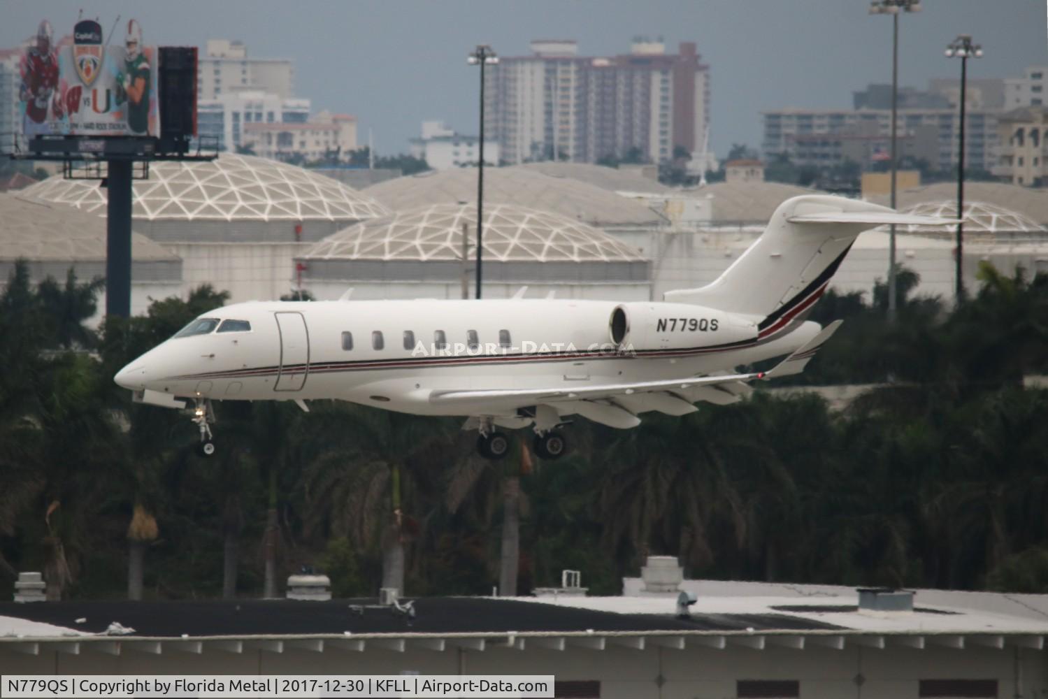 N779QS, 2015 Bombardier Challenger 350 (BD-100-1A10) C/N 20566, FLL spotting 2017