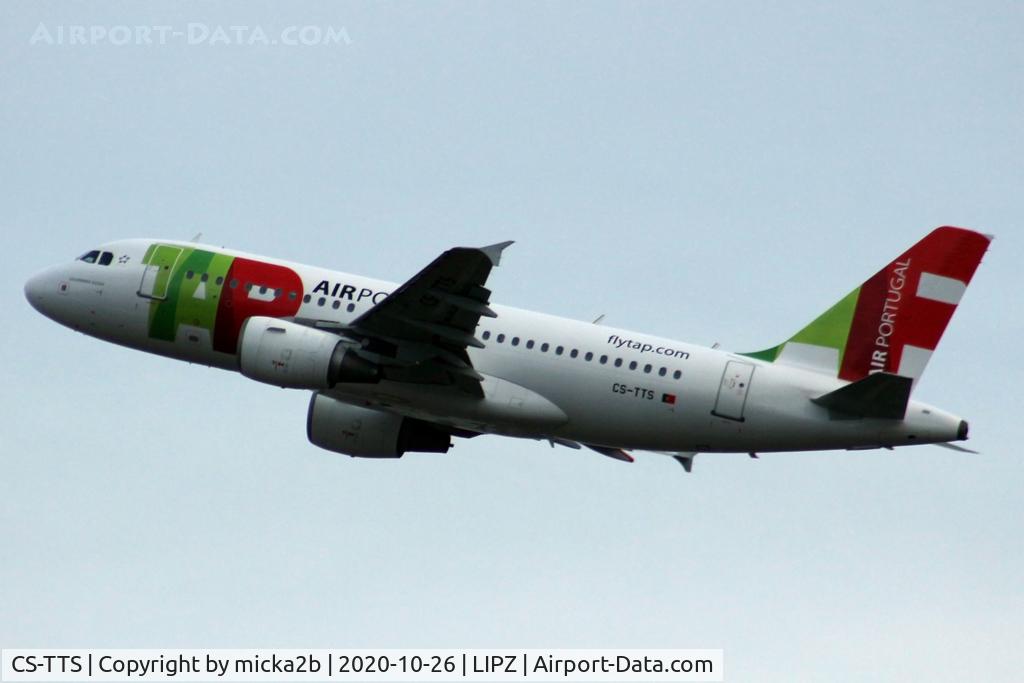 CS-TTS, 2002 Airbus A319-112 C/N 1765, Take off