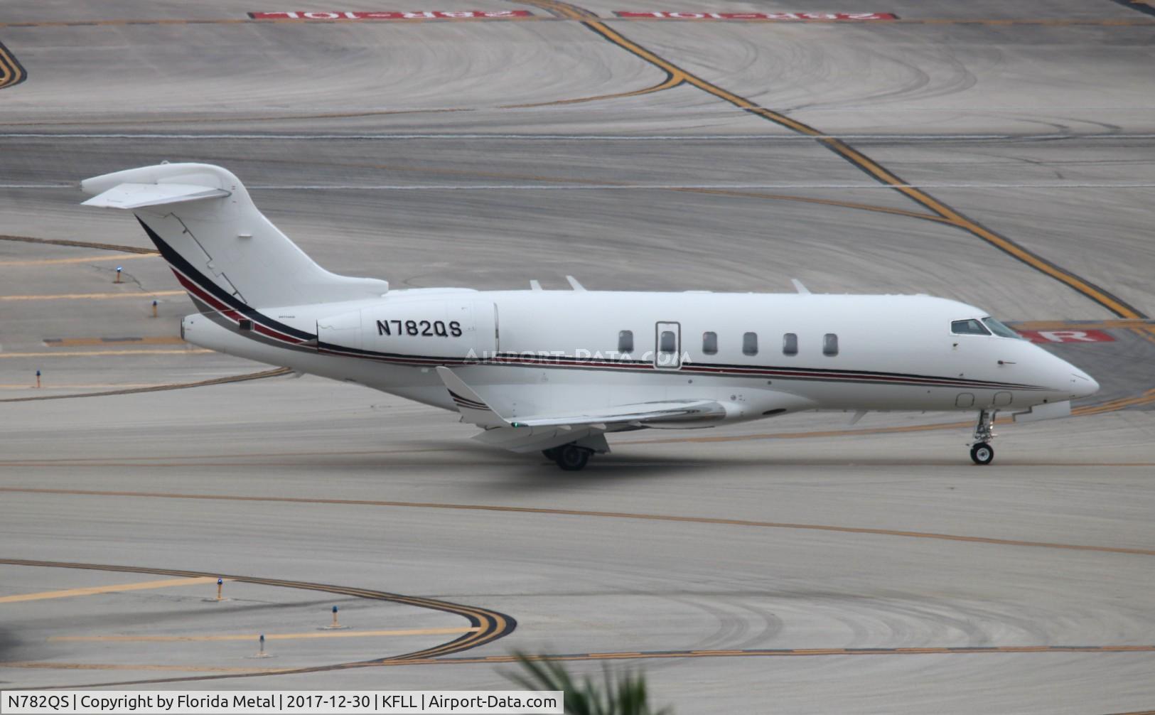N782QS, 2015 Bombardier Challenger 350 (BD-100-1A10) C/N 20561, FLL spotting 2017