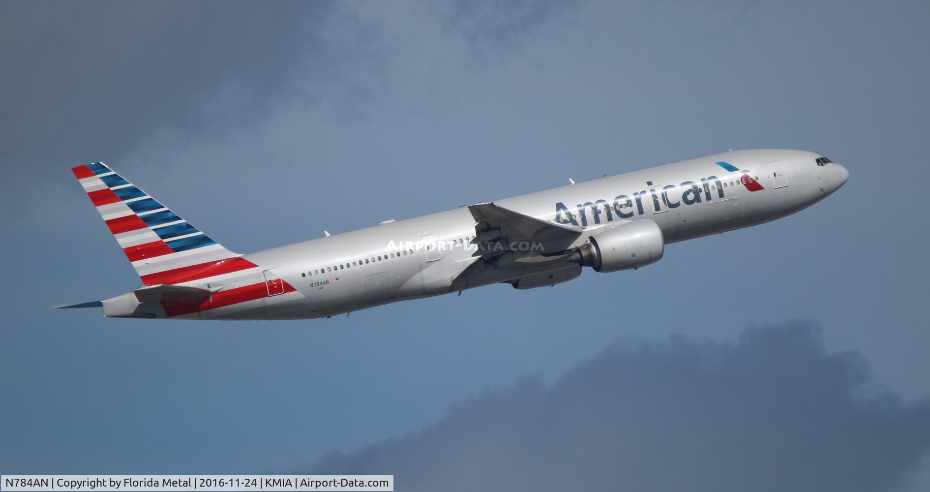N784AN, 2000 Boeing 777-223 C/N 29588, MIA spotting 2016