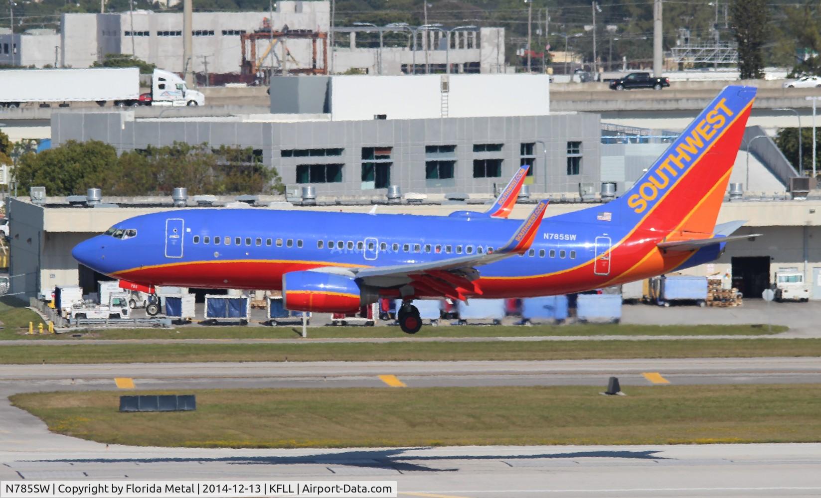 N785SW, 2000 Boeing 737-7H4 C/N 30602, FLL spotting 2014