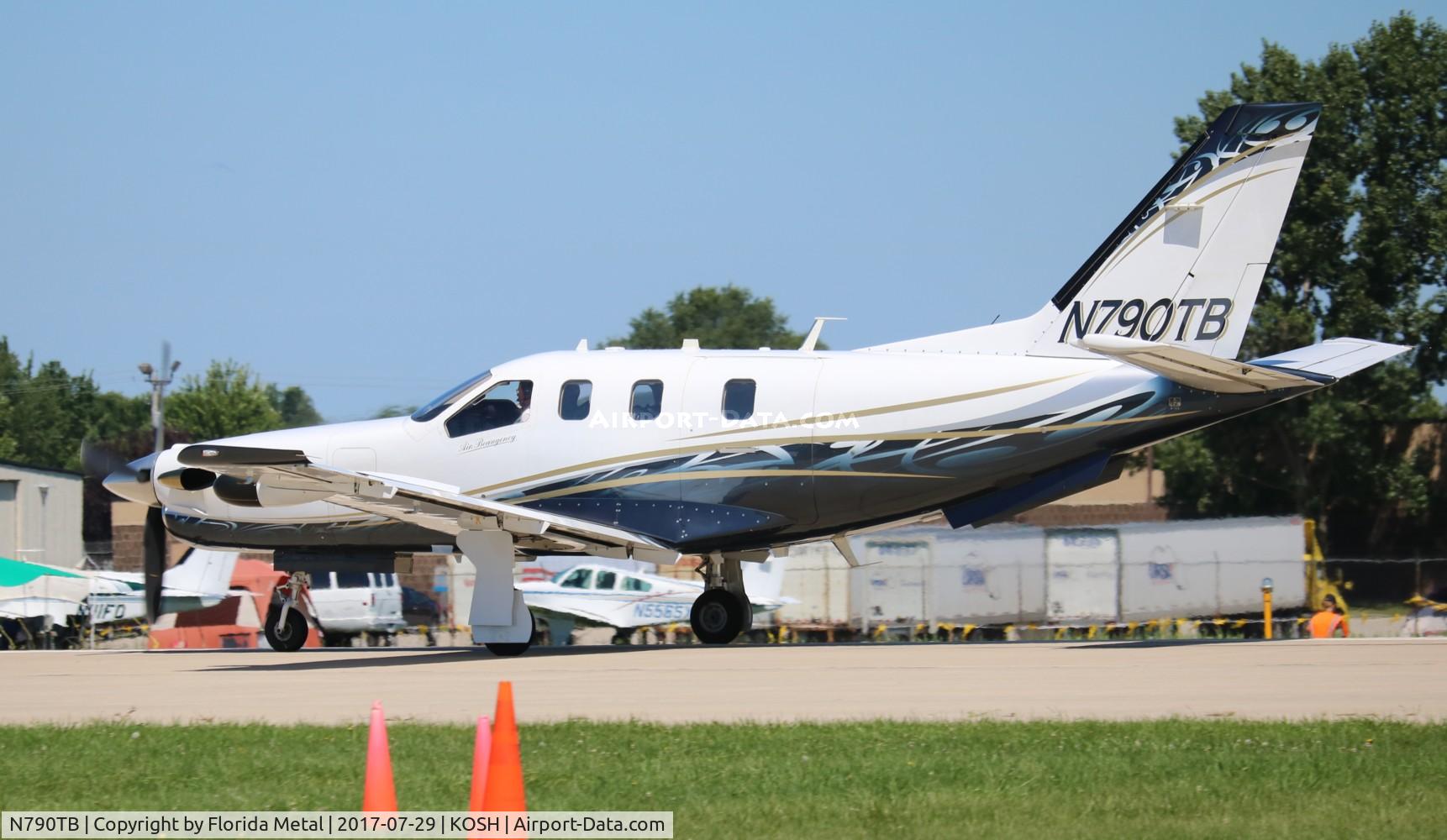 N790TB, 1999 Socata TBM-700 C/N 148, EAA OSH 2017