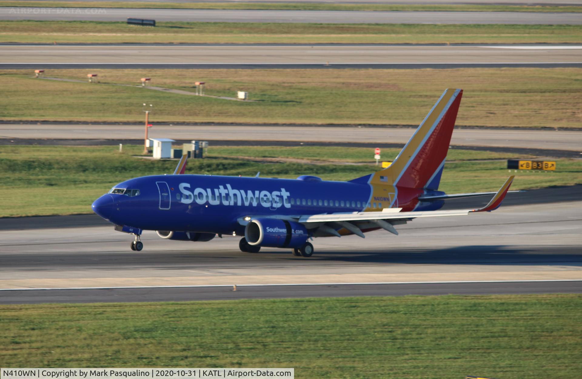 N410WN, 2001 Boeing 737-7H4 C/N 27897, Boeing 737-7H4