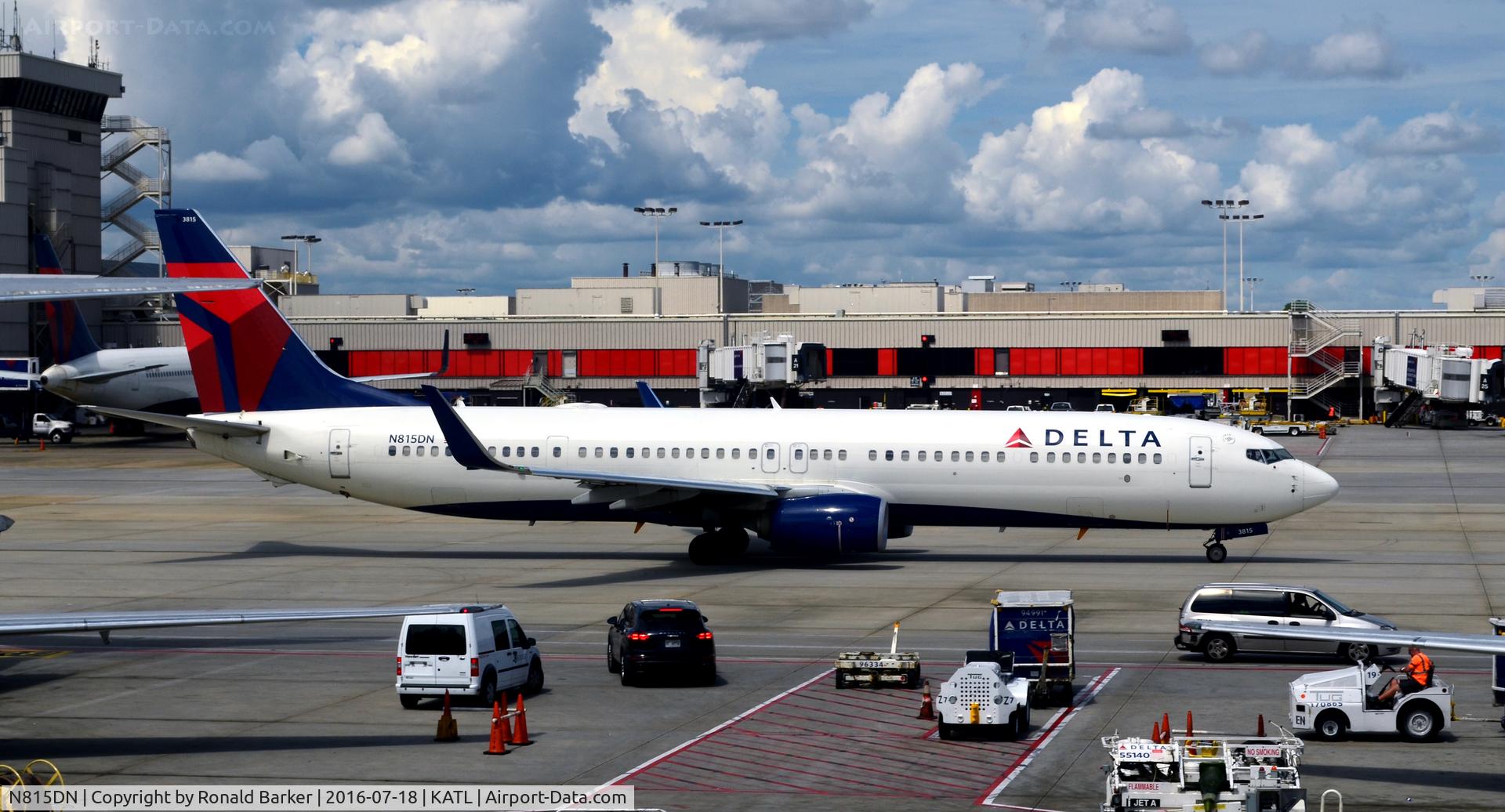 N815DN, 2014 Boeing 737-932/ER C/N 31926, Taxi Atlanta