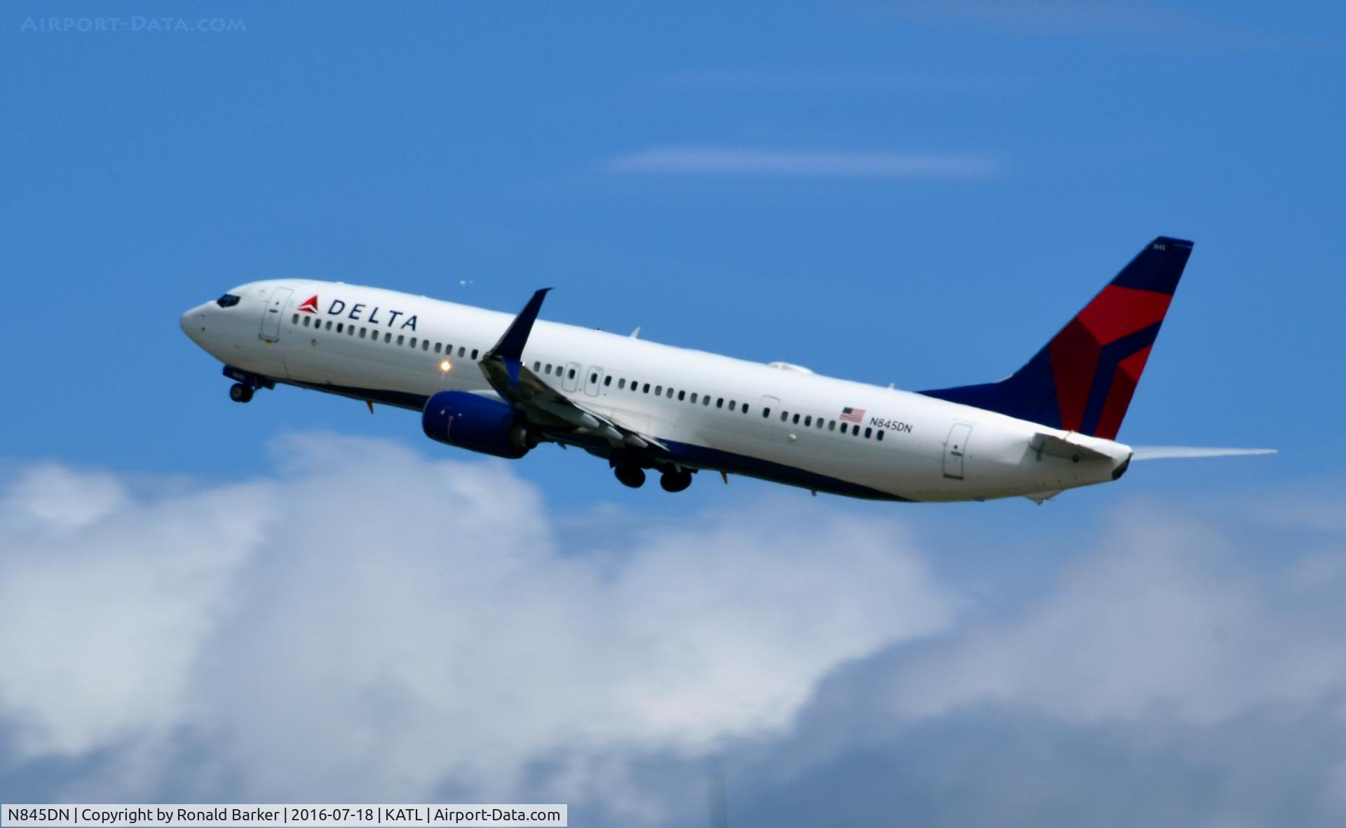 N845DN, 2015 Boeing 737-932/ER C/N 31956, Takeoff Atlanta