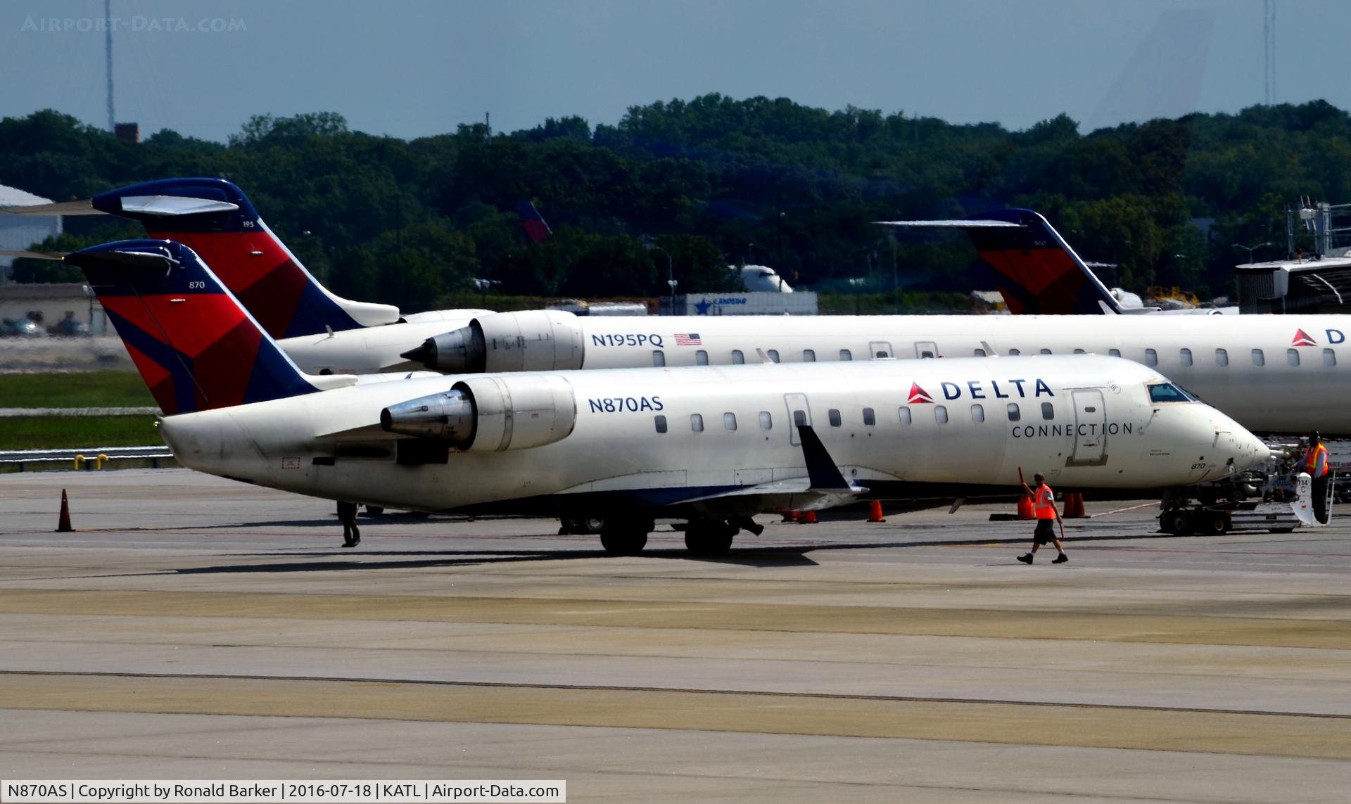 N870AS, 2001 Bombardier CRJ-200ER (CL-600-2B19) C/N 7530, Push back Atlanta