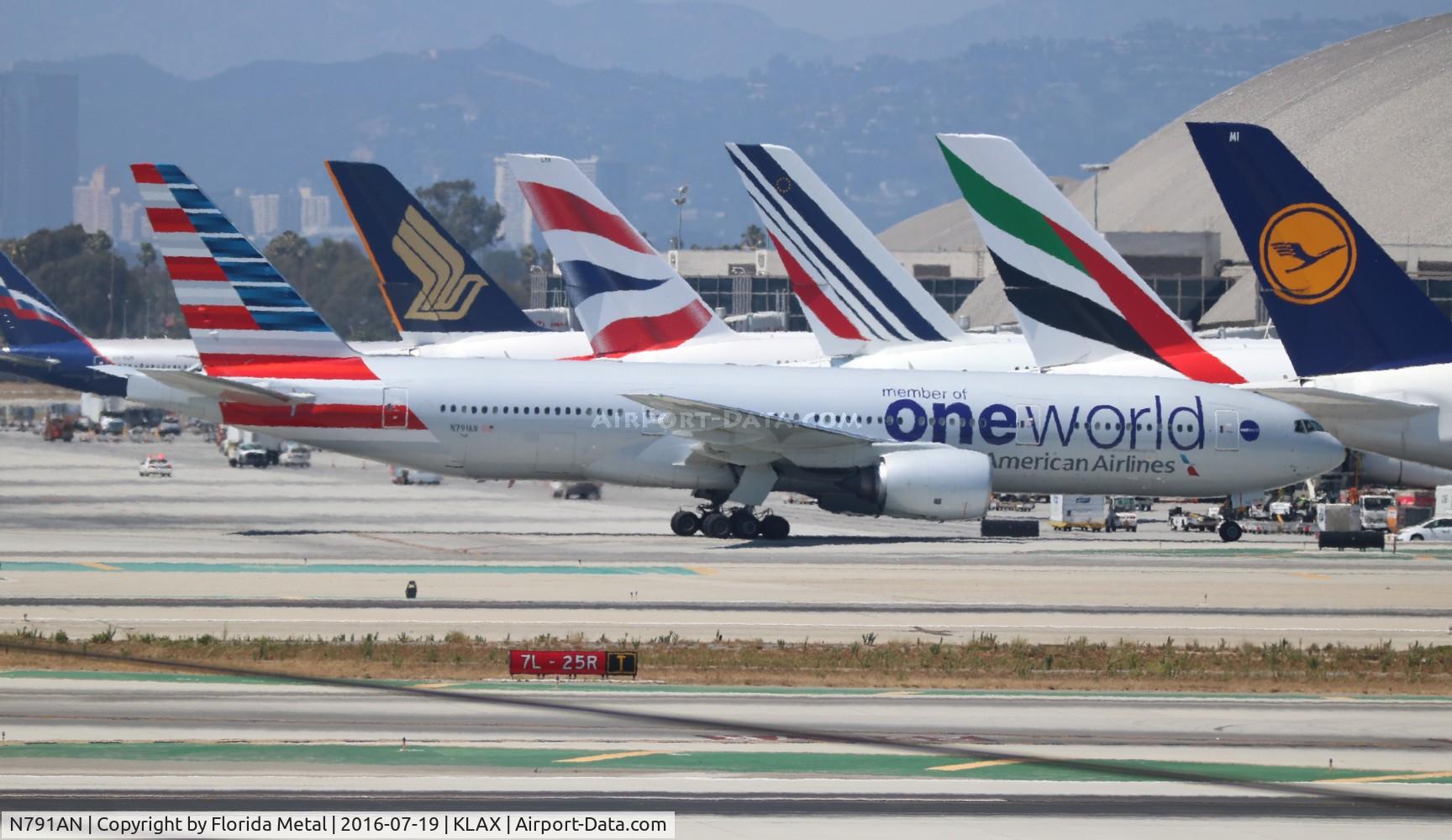 N791AN, 2000 Boeing 777-223/ER C/N 30254, LAX spotting 2016