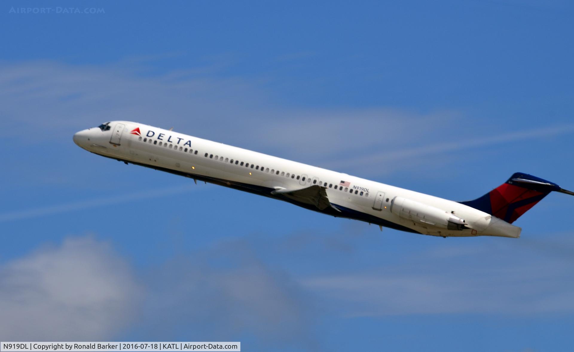 N919DL, 1988 McDonnell Douglas MD-88 C/N 49584, Takeoff Atlanta