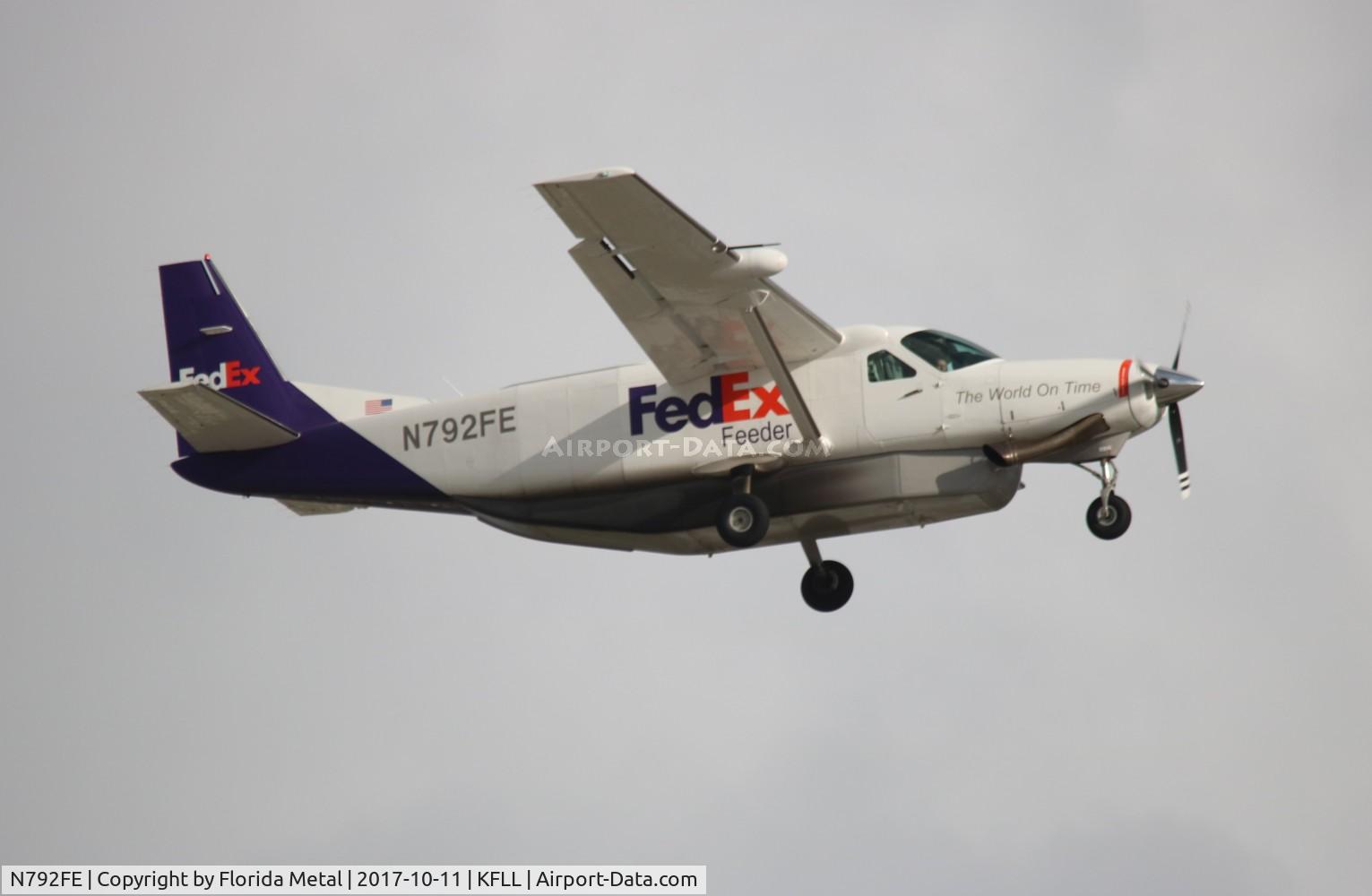 N792FE, 1991 Cessna 208B C/N 208B0290, FLL spotting 2017