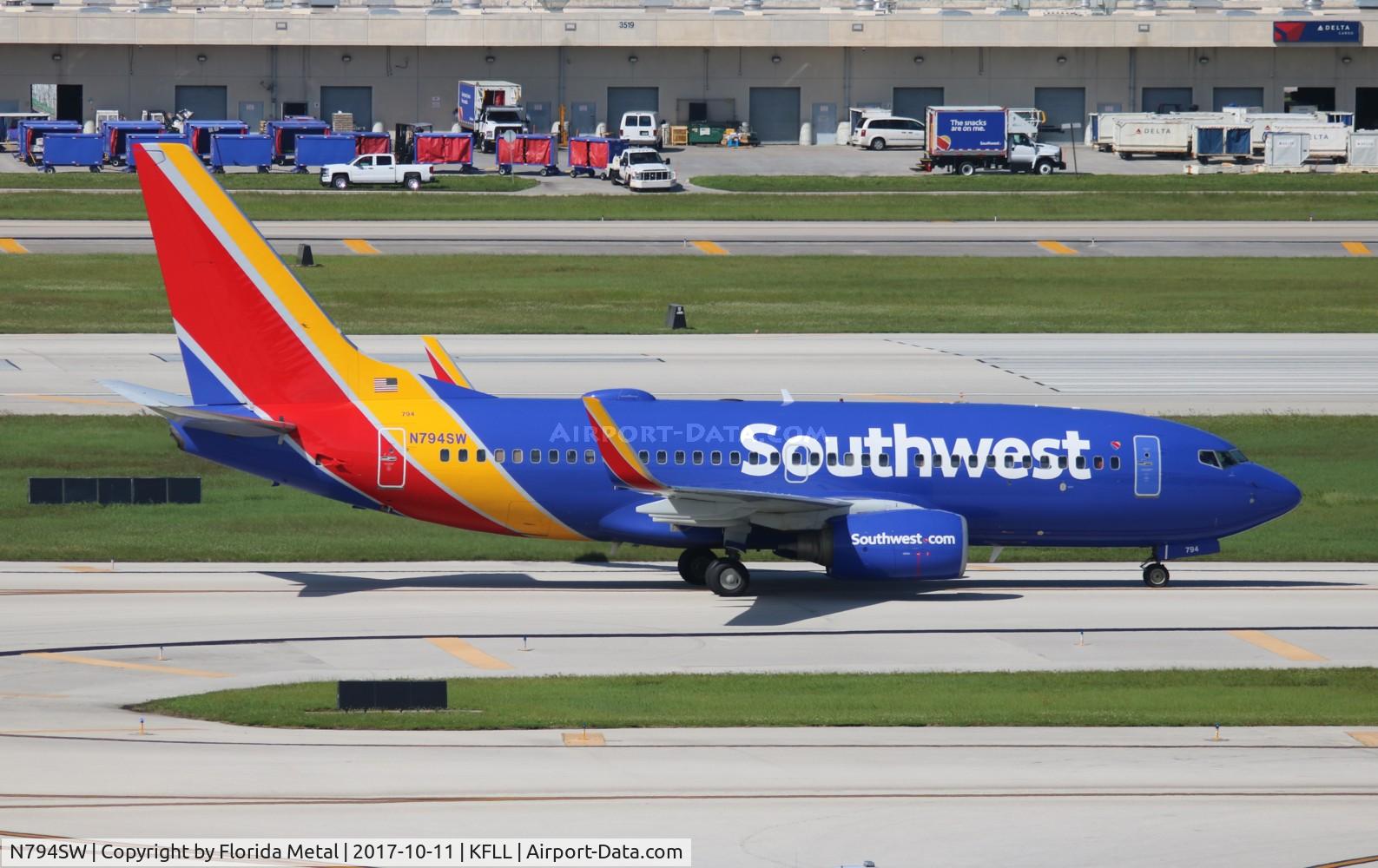 N794SW, 2001 Boeing 737-7H4 C/N 30605, FLL spotting 2017
