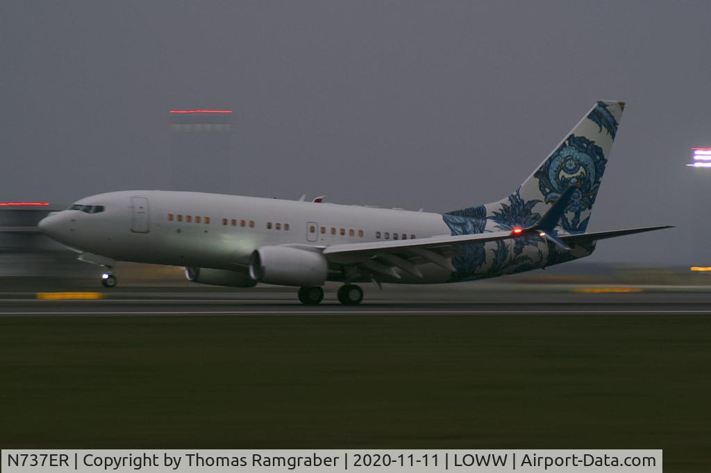 N737ER, 2000 Boeing 737-7CJ BBJ C/N 30754, private Boeing 737-7CJ