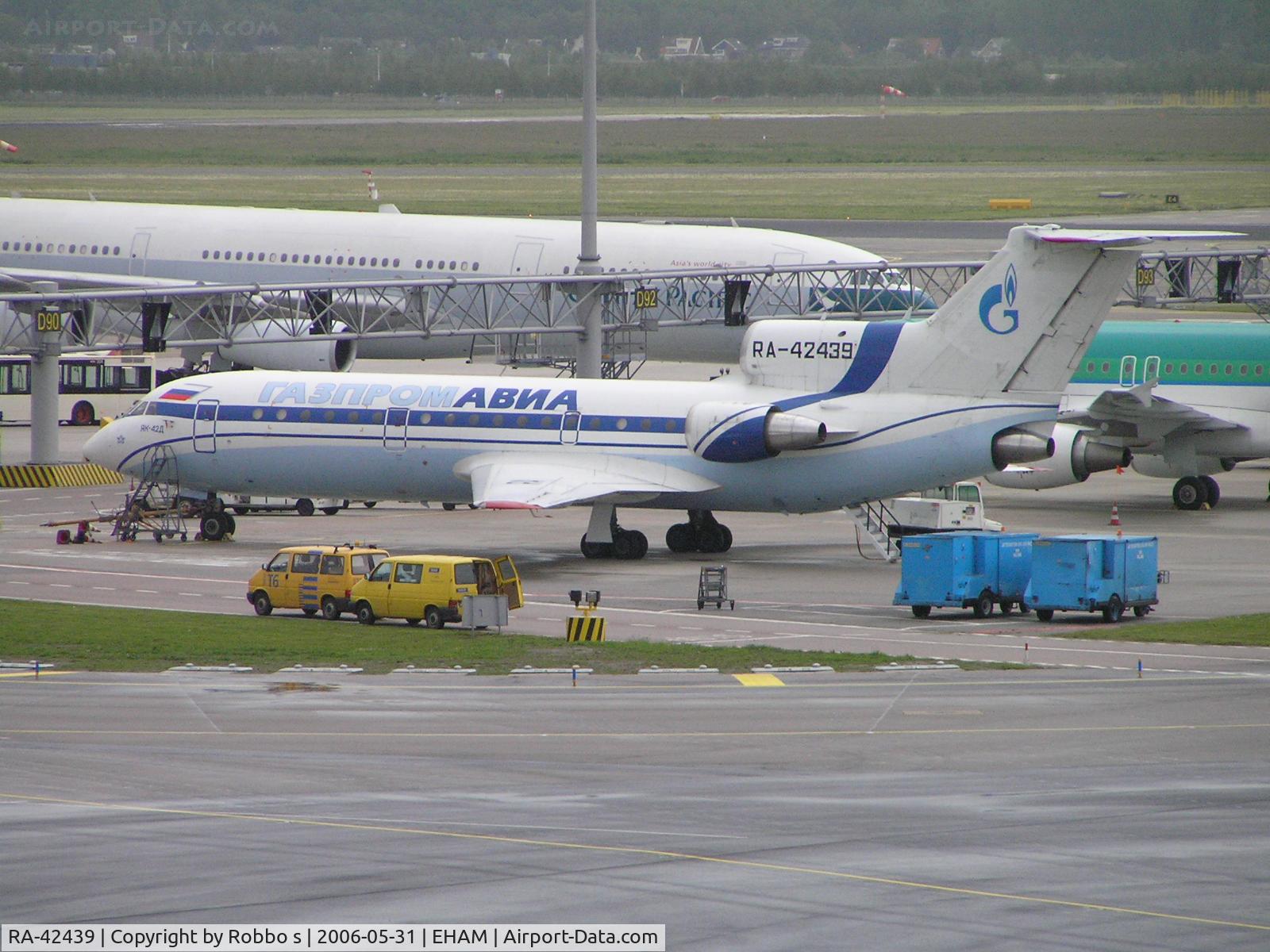 RA-42439, 1999 Yakovlev Yak-42D C/N 4520423904019, RA-42439 at EHAM
