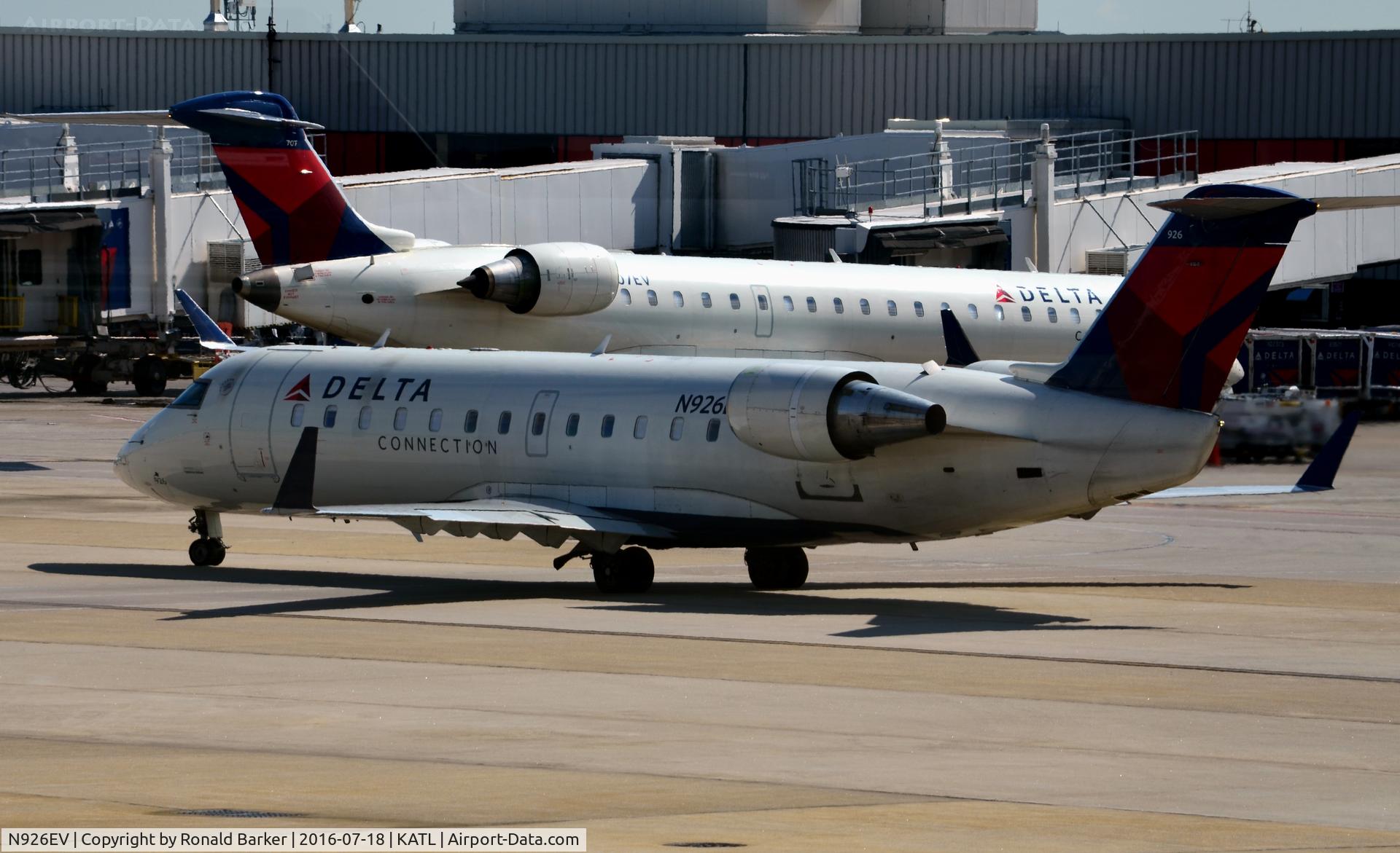 N926EV, 2003 Bombardier CRJ-200ER (CL-600-2B19) C/N 7843, Taxi Atlanta