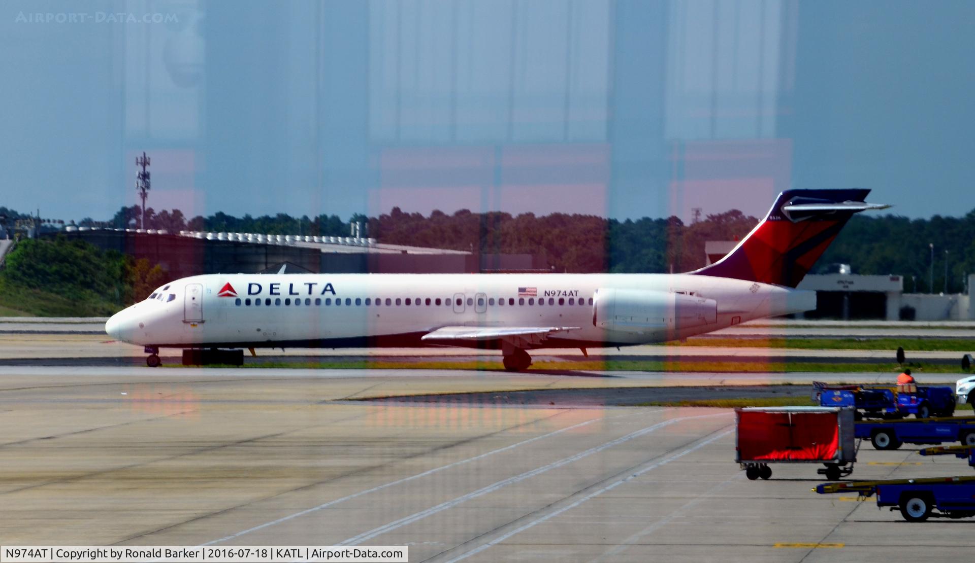 N974AT, 2002 Boeing 717-200 C/N 55034, Taxi Atlanta