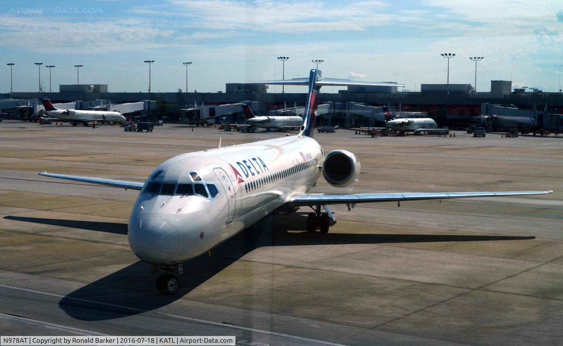 N978AT, 2002 Boeing 717-200 C/N 55037, Arriving Gate C31 Atlanta