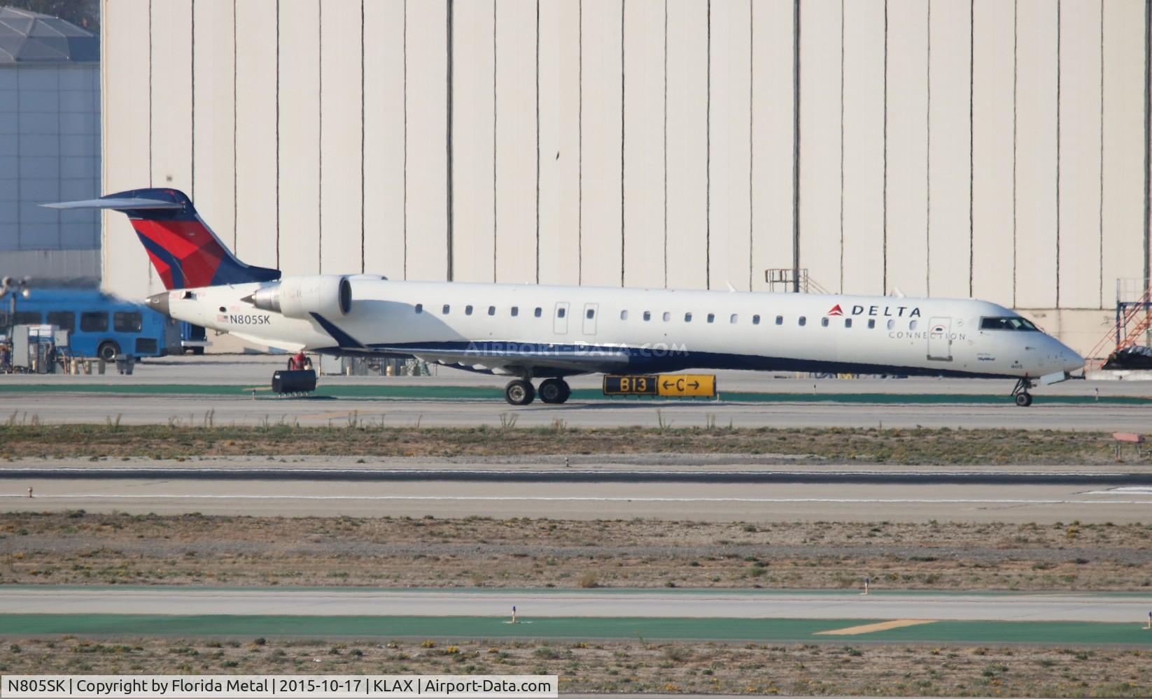 N805SK, 2006 Bombardier CRJ-900ER (CL-600-2D24) C/N 15069, LAX spotting 2015
