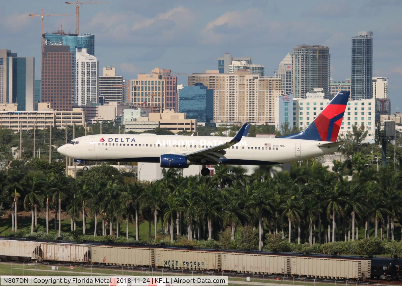N807DN, 2013 Boeing 737-932/ER C/N 31921, FLL spotting 2018