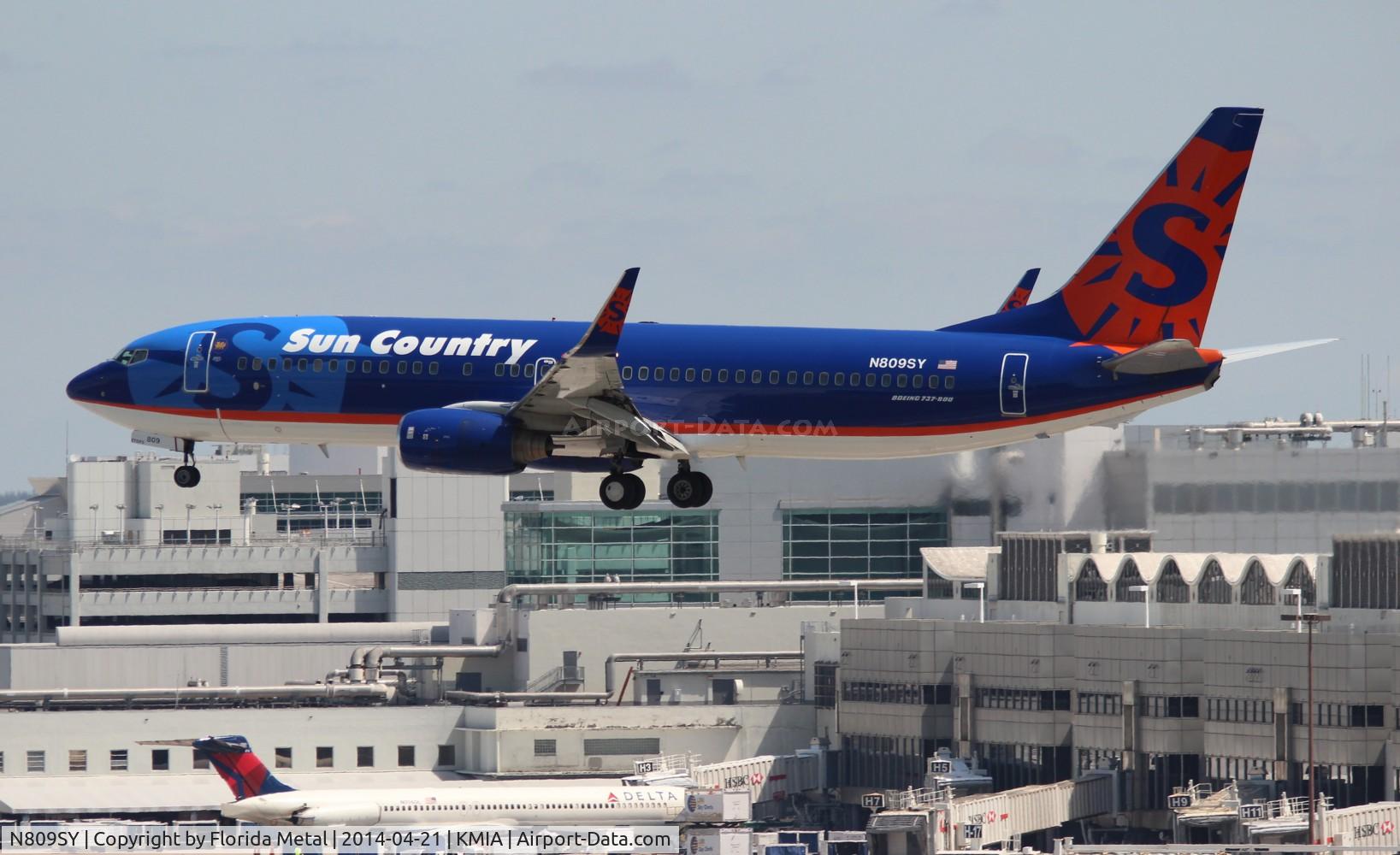 N809SY, 2005 Boeing 737-8Q8 C/N 30683, MIA spotting 2014