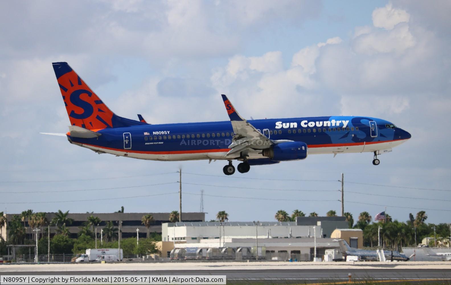 N809SY, 2005 Boeing 737-8Q8 C/N 30683, MIA spotting 2015