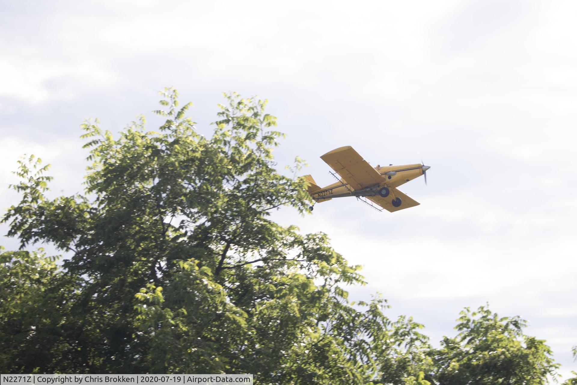 N2271Z, 1997 Ayres S2R-G6 Thrush C/N G6-147, crop spraying a field near my house 07-19-2020.