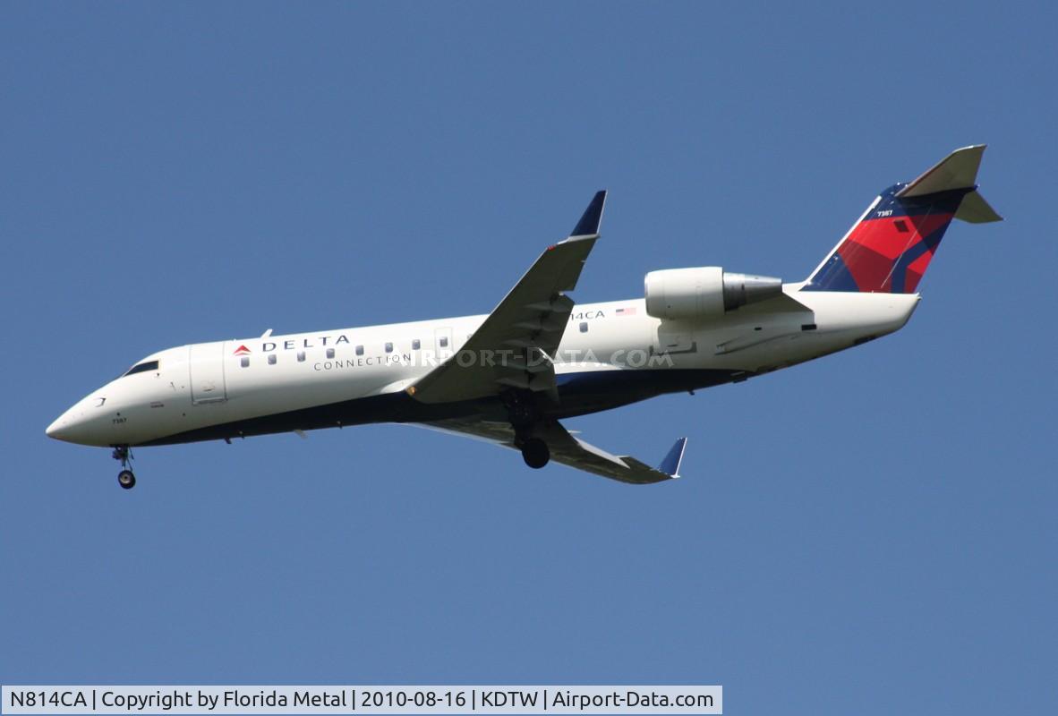 N814CA, 2000 Bombardier CRJ-100ER (CL-600-2B19) C/N 7387, DTW spotting 2010