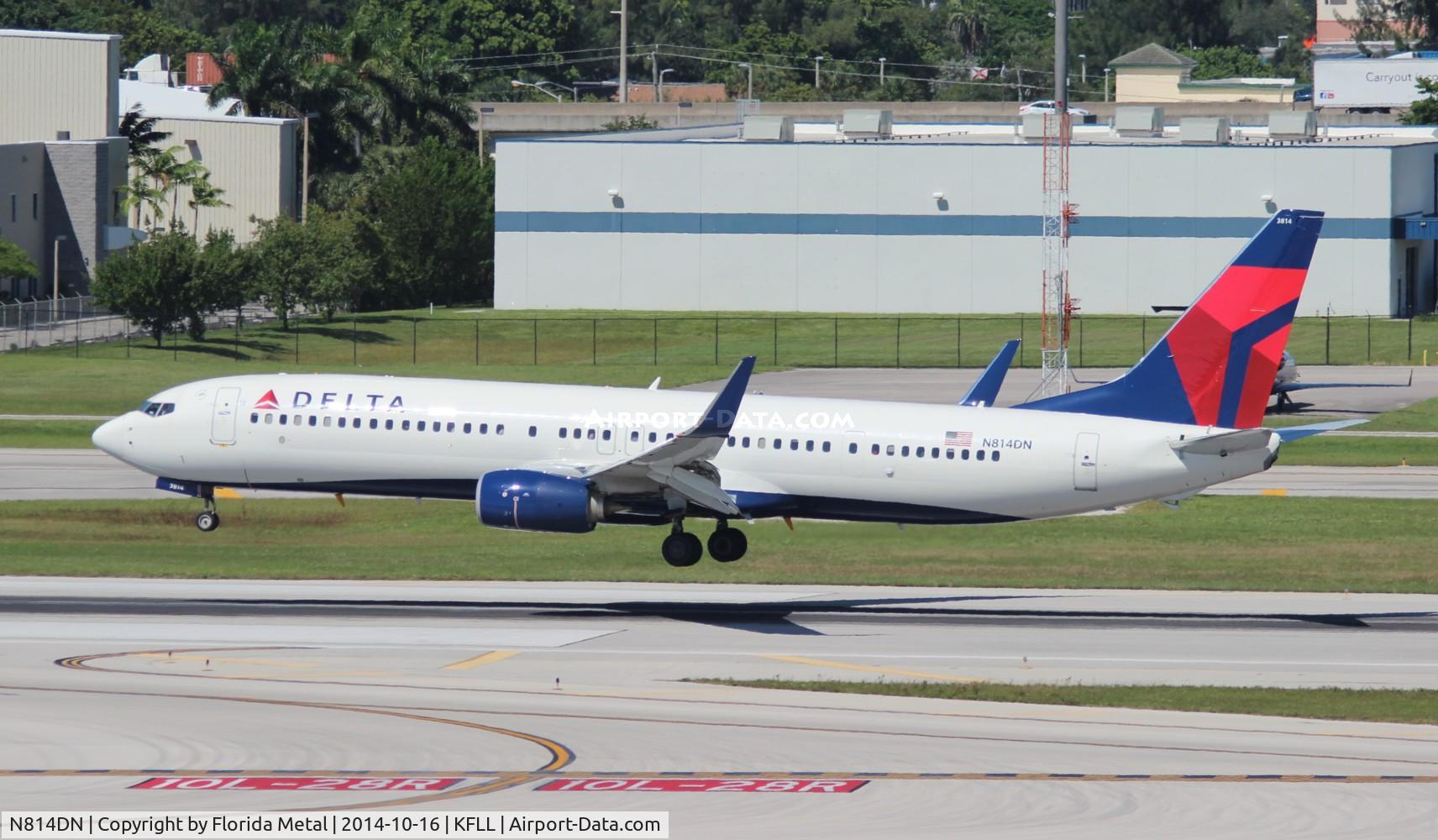 N814DN, 2014 Boeing 737-932/ER C/N 31924, FLL spotting 2014