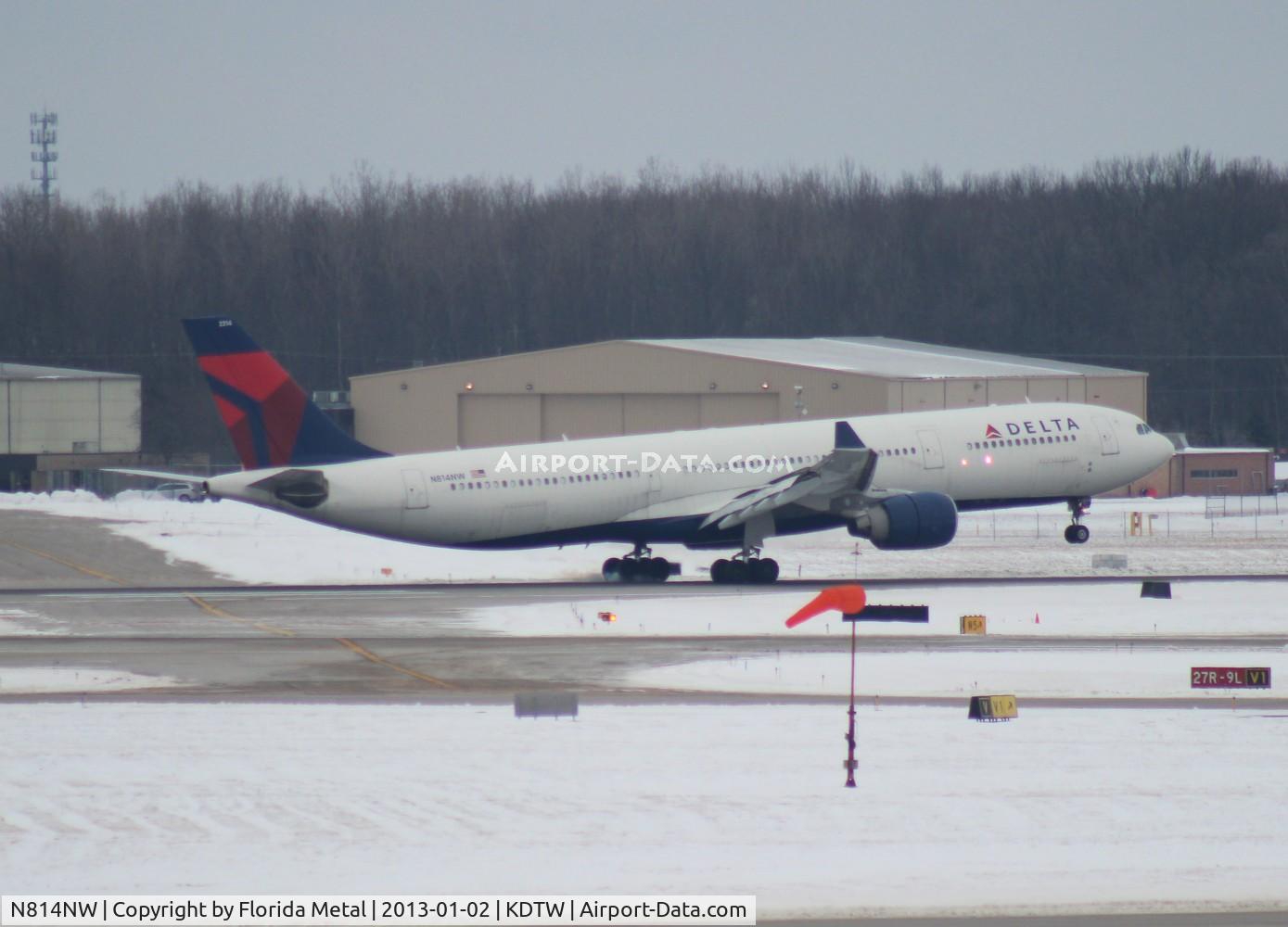 N814NW, 2006 Airbus A330-323 C/N 806, DTW 2012