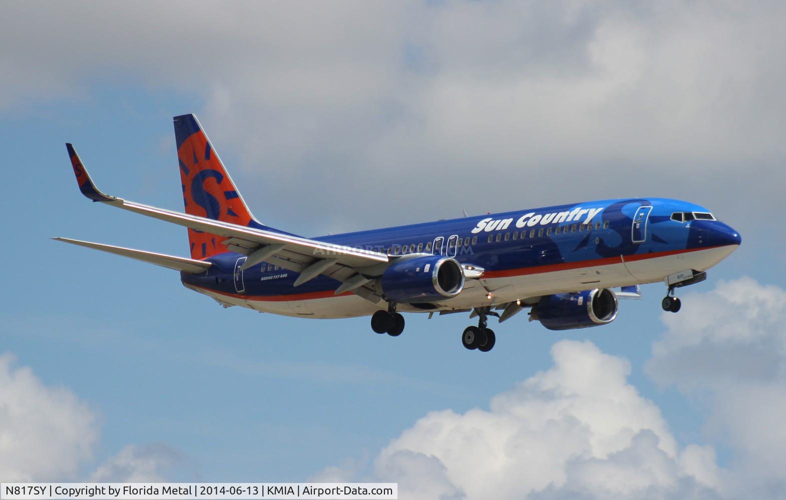 N817SY, 2001 Boeing 737-8K2 C/N 30392, MIA spotting 2014