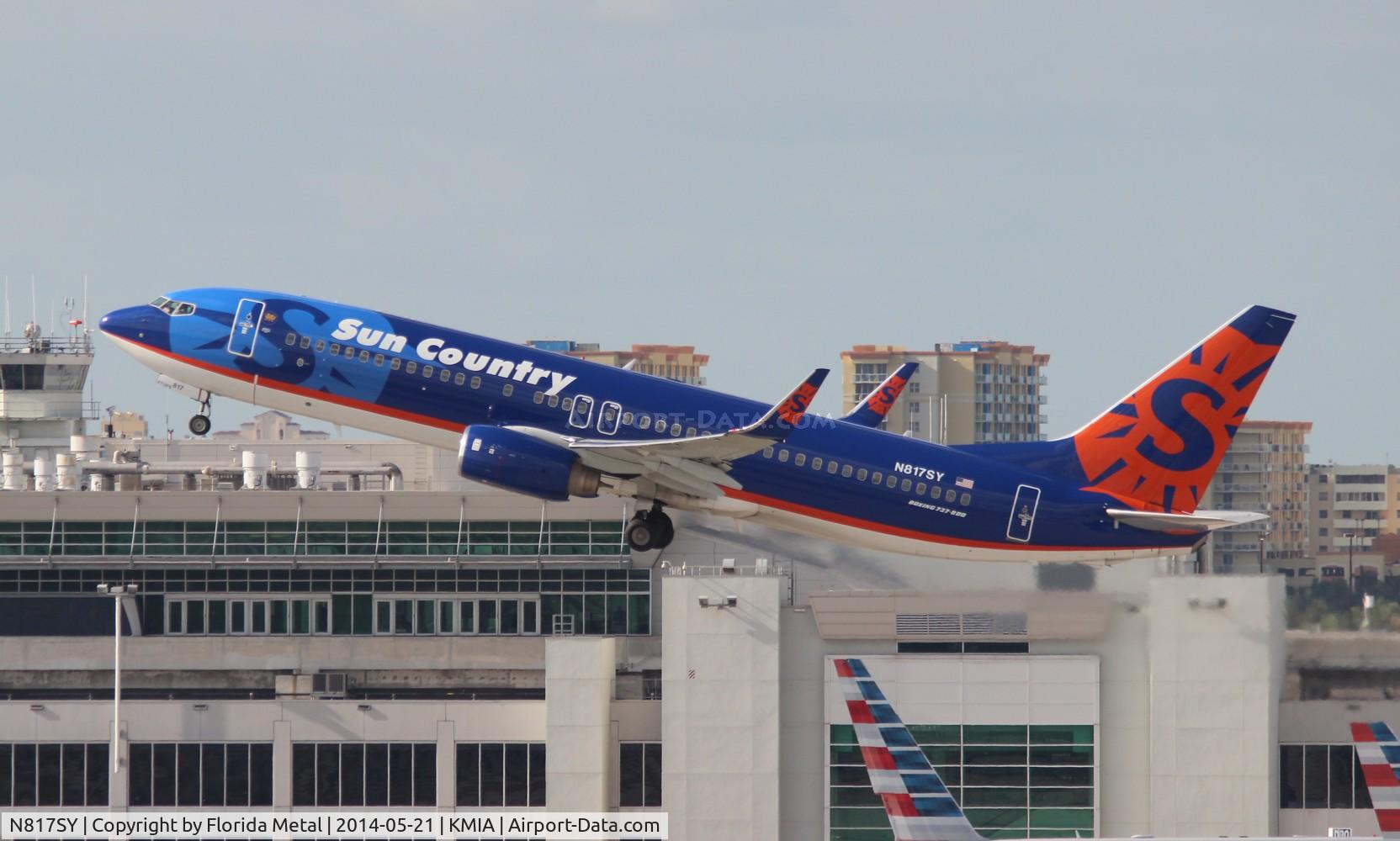 N817SY, 2001 Boeing 737-8K2 C/N 30392, MIA spotting 2014