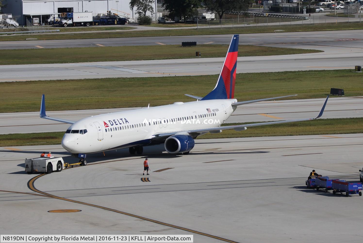 N819DN, 2014 Boeing 737-932/ER C/N 31930, FLL spotting 2016