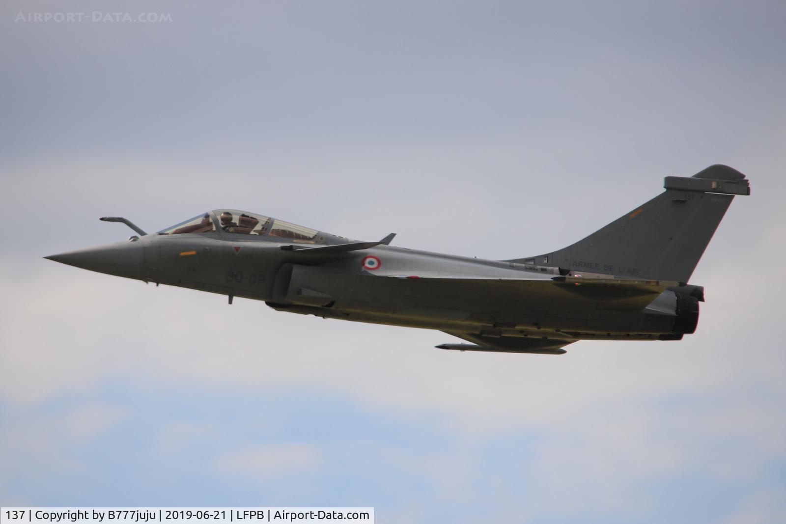137, Dassault Rafale C C/N 137, on display at SIAE 2019
code 30-GP