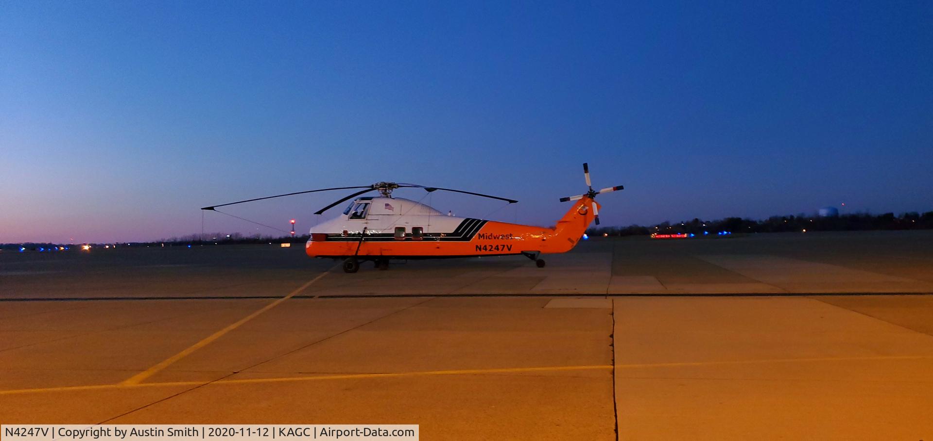 N4247V, Sikorsky S-58JT C/N 58-1547, Was at KAGC tonight