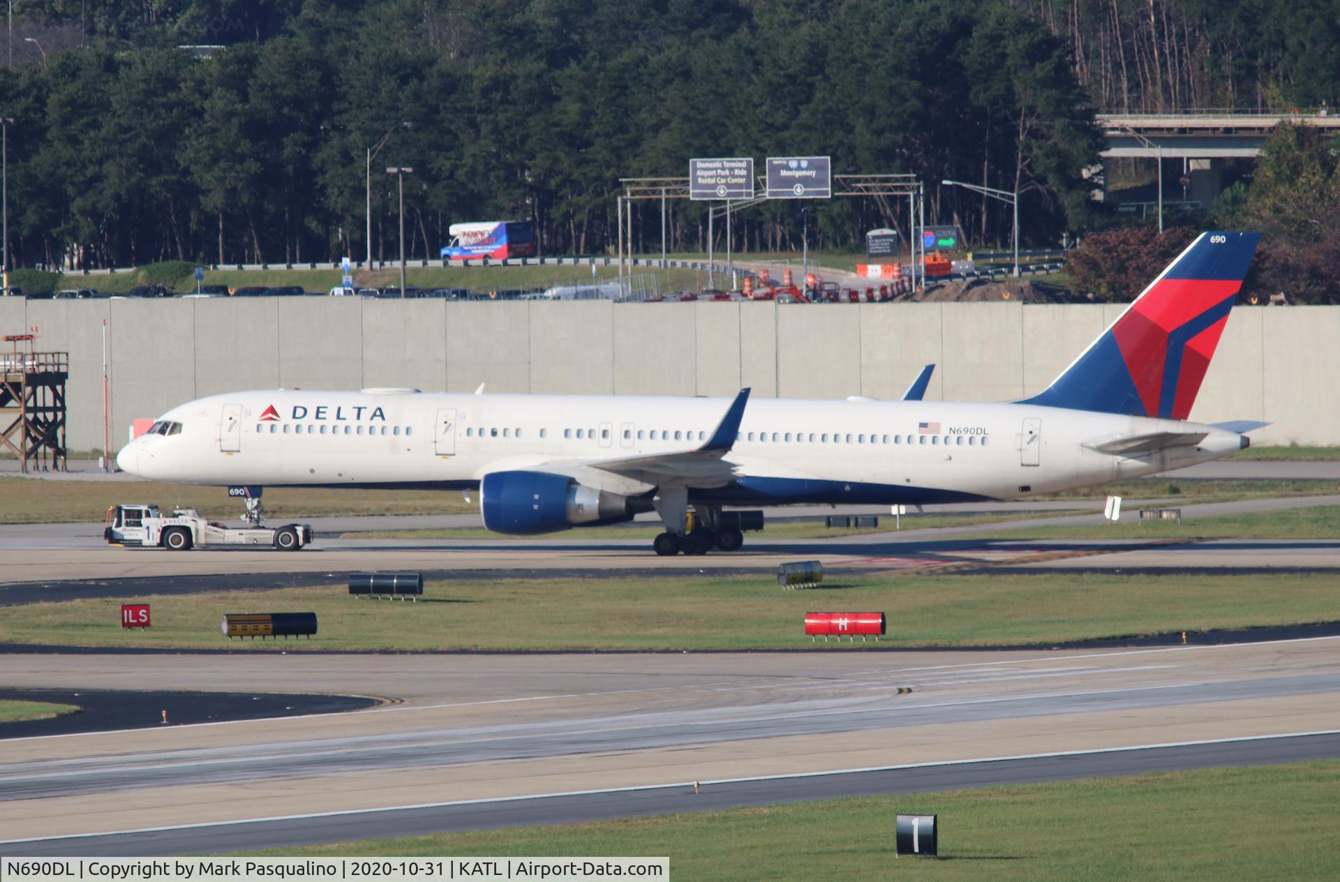N690DL, 1998 Boeing 757-232 C/N 27585, Boeing 757-232