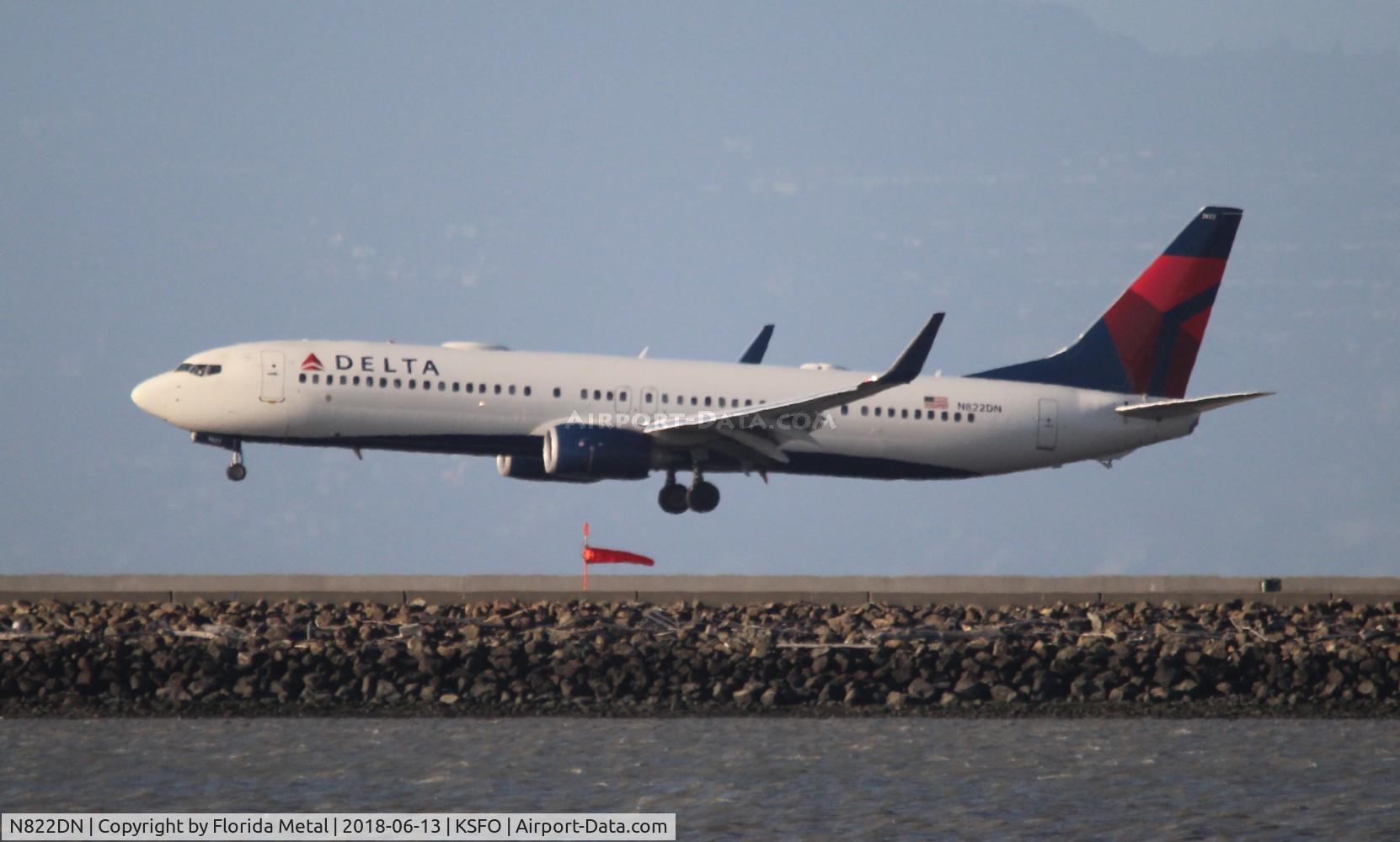 N822DN, 2014 Boeing 737-932/ER C/N 33933, SFO spotting 2018