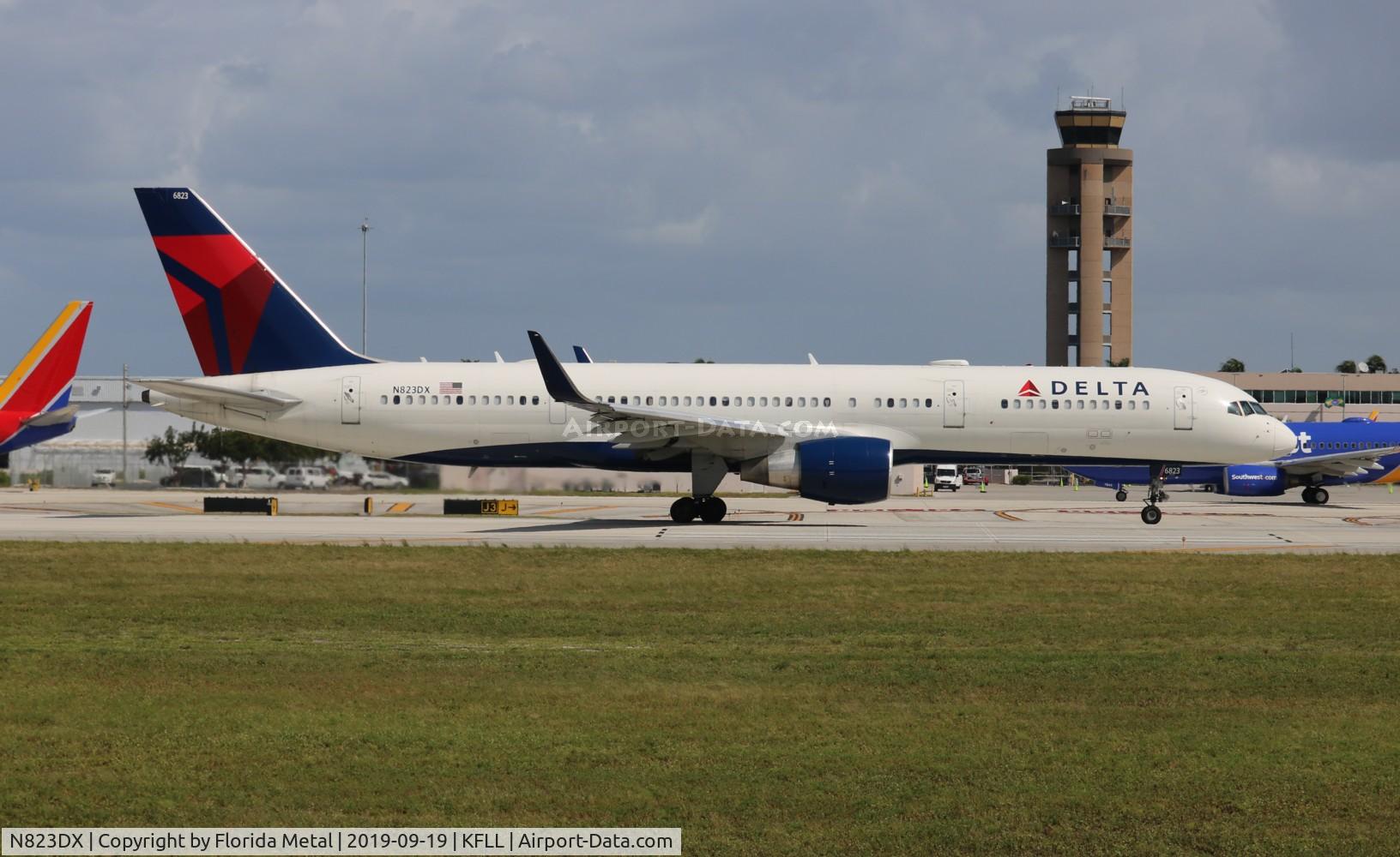 N823DX, 2004 Boeing 757-26D C/N 33967, FLL spotting 2019