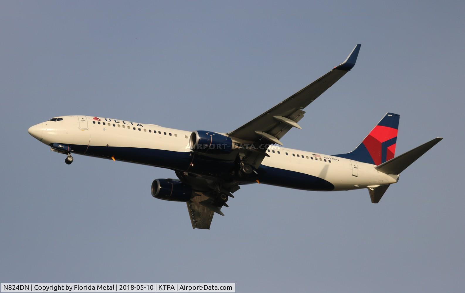 N824DN, 2014 Boeing 737-932/ER C/N 31935, TPA spotting 2018