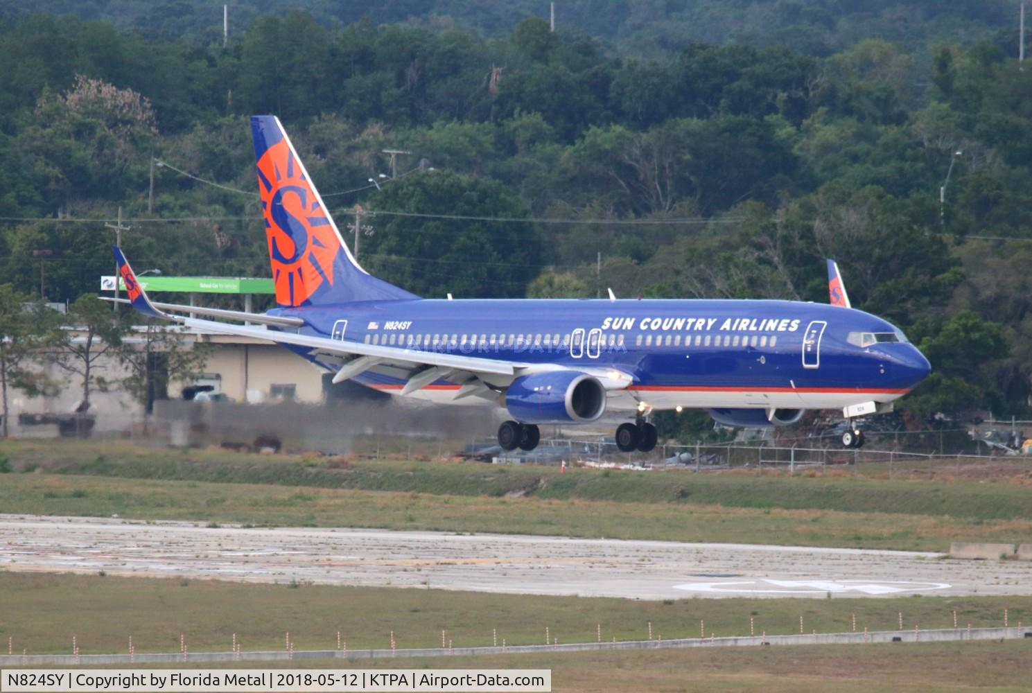N824SY, 2005 Boeing 737-85P C/N 33976, TPA spotting 2018
