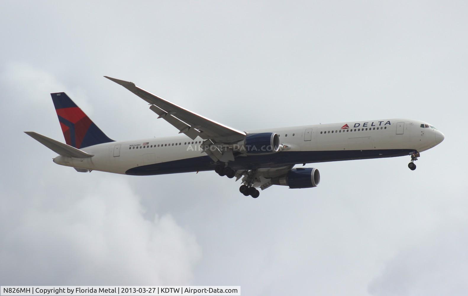 N826MH, 1999 Boeing 767-432/ER C/N 29713, DTW spotting 2013