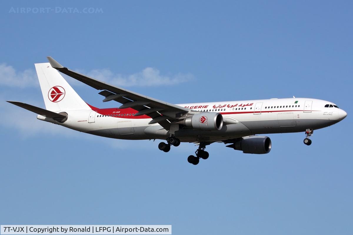 7T-VJX, 2005 Airbus A330-202 C/N 650, at cdg