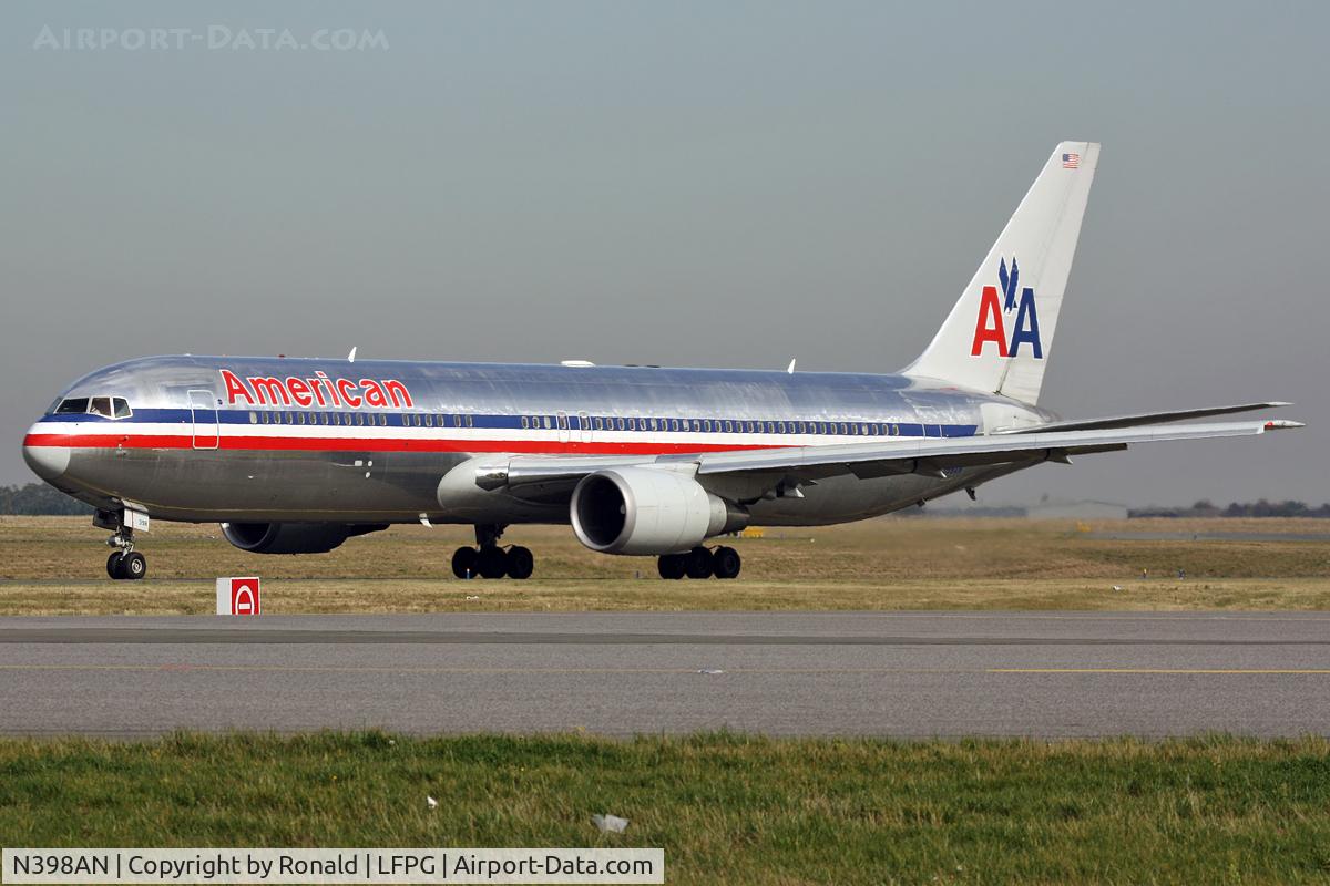 N398AN, 1999 Boeing 767-323ER C/N 29605, at cdg